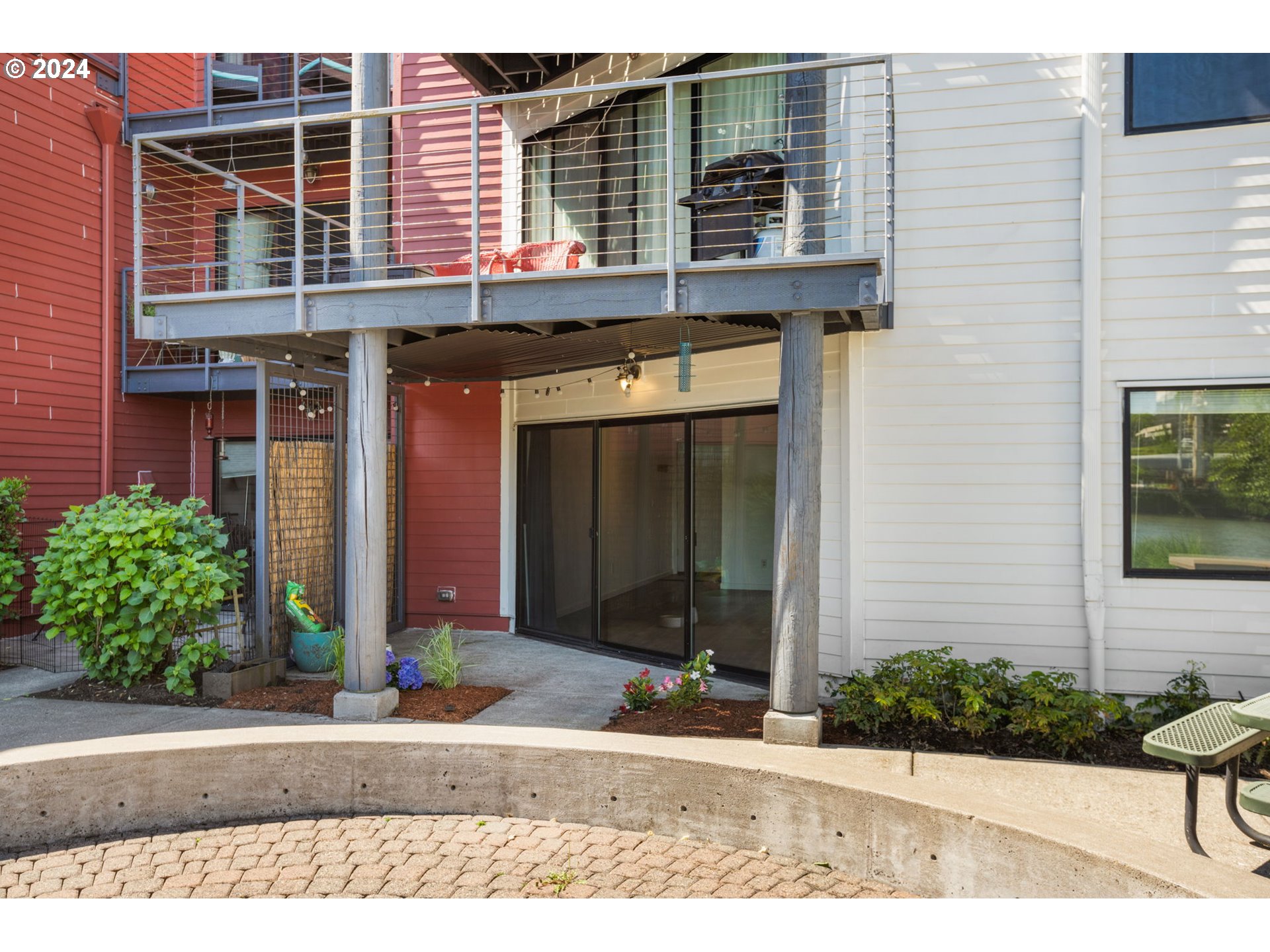 720 NW NAITO PKWY D11