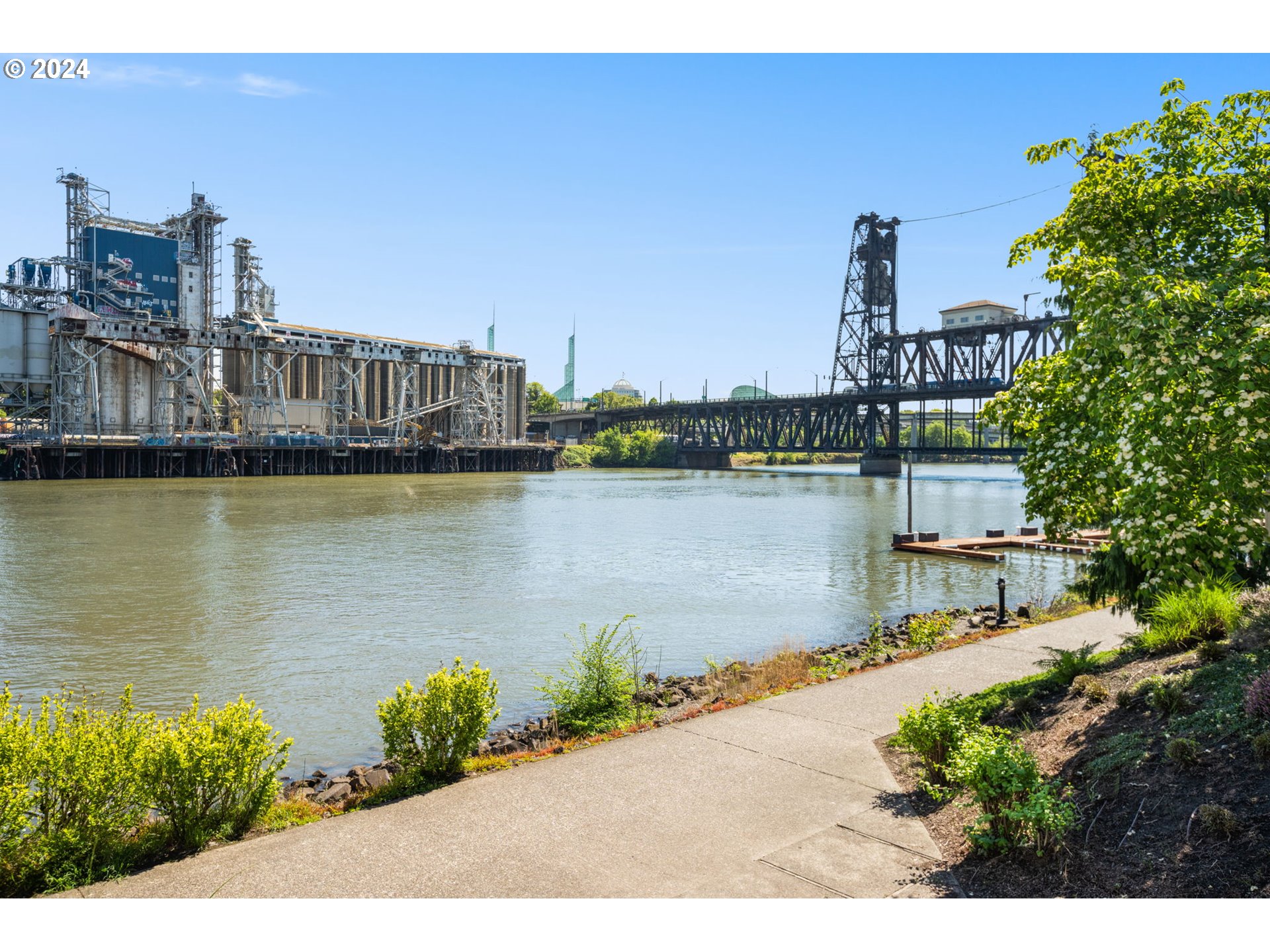 720 NW NAITO PKWY D11