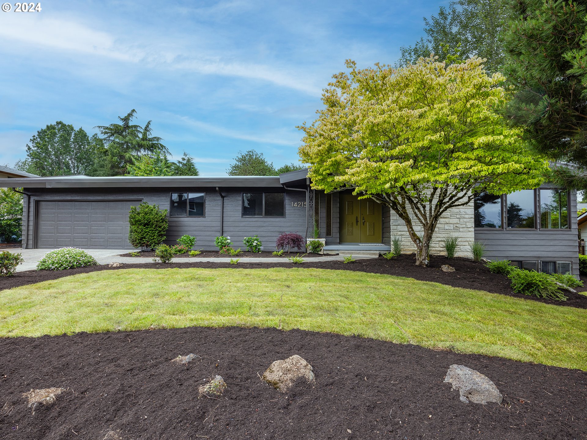 14215 NE BEECH ST