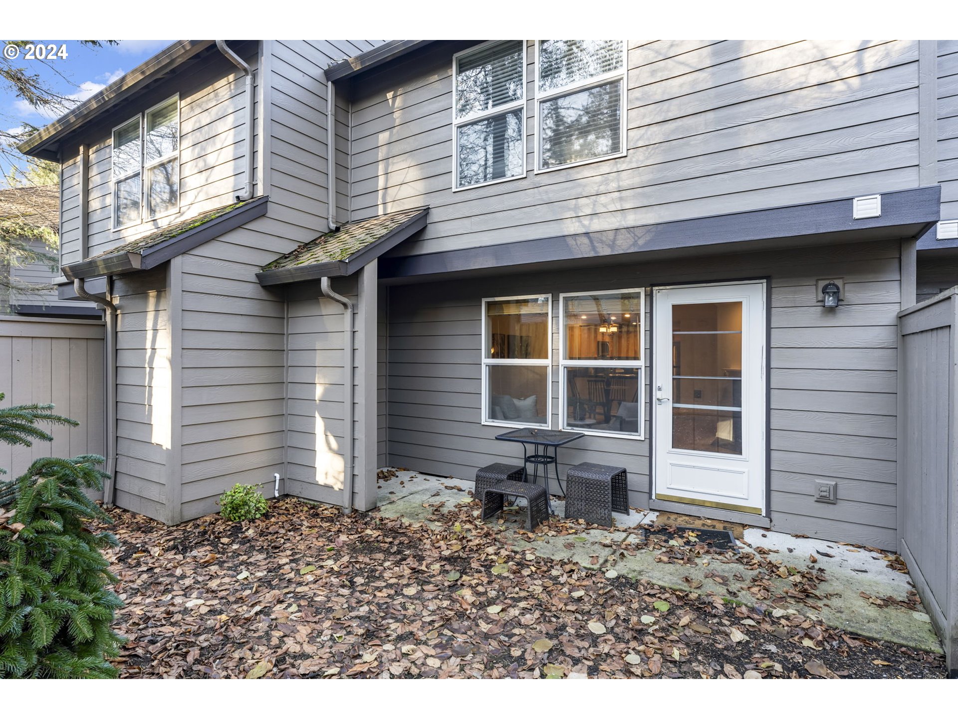 3926 CARMAN DR