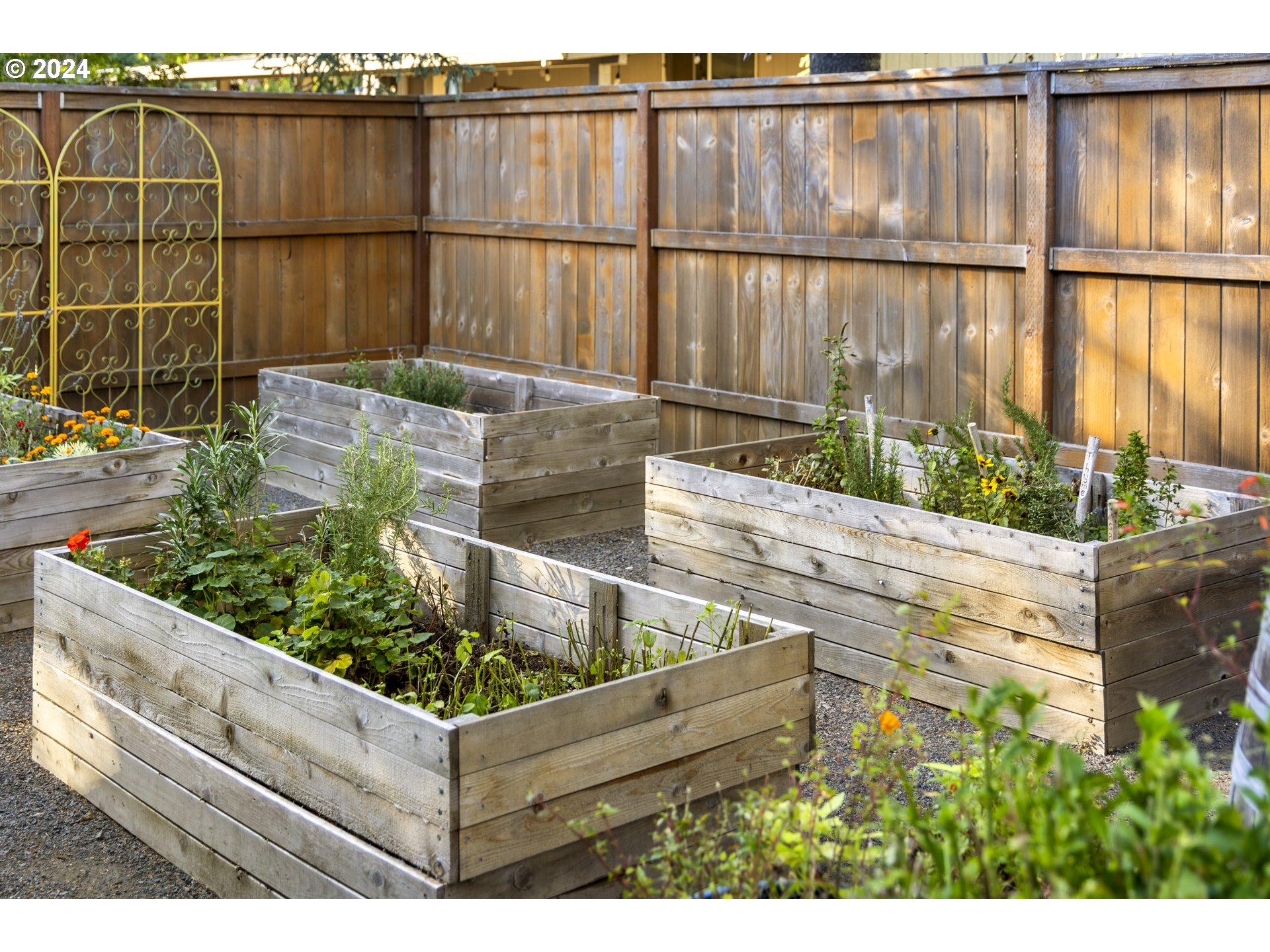 633 NW 10TH ST, McMinnville