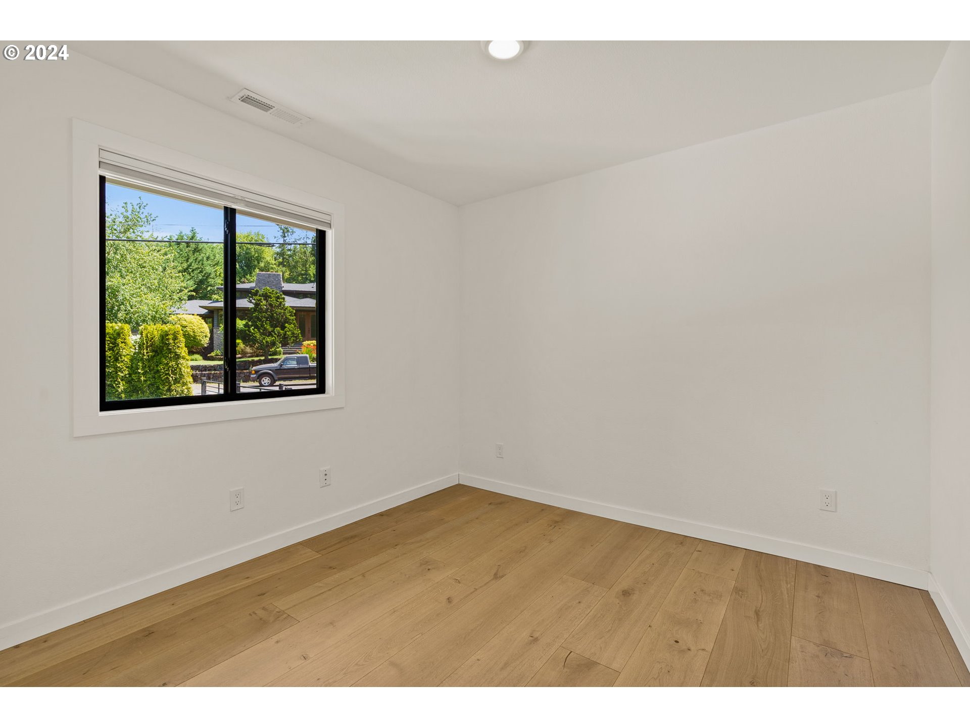 2051 WEMBLEY PARK RD