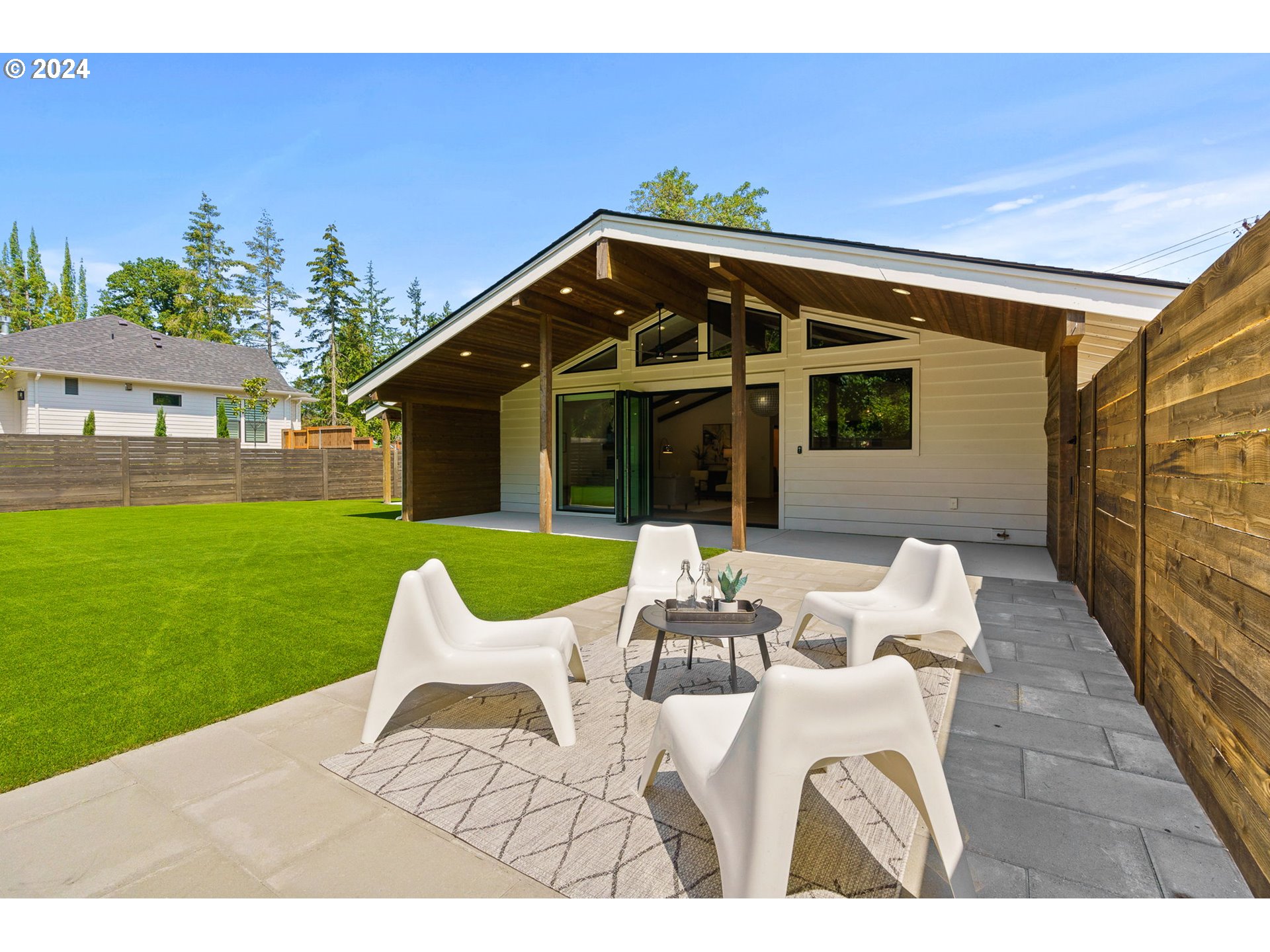 2051 WEMBLEY PARK RD