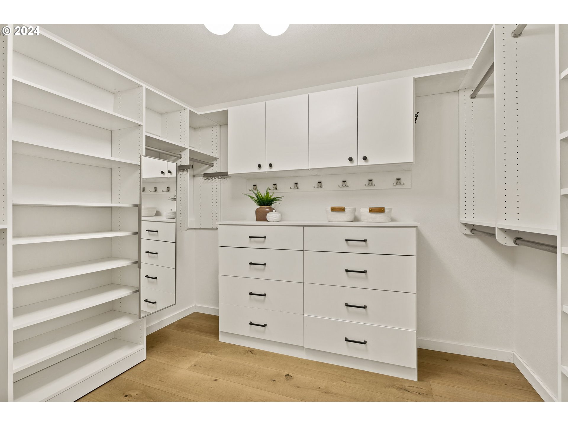 2051 WEMBLEY PARK RD