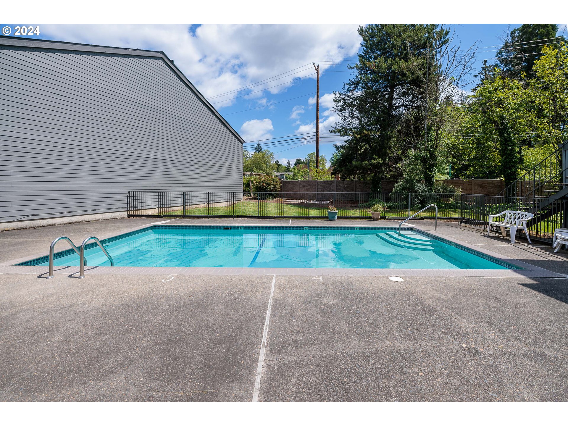 6745 SW SCHOLLS FERRY RD 15