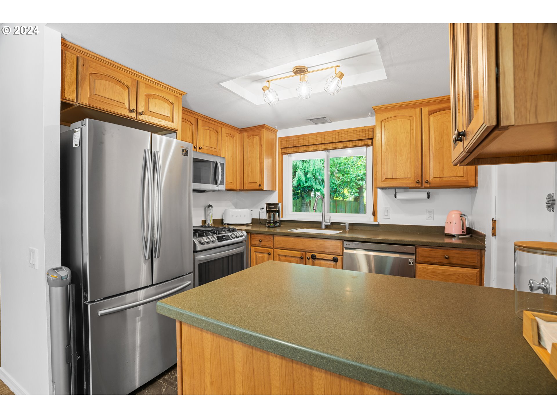 16485 SW KING CHARLES AVE