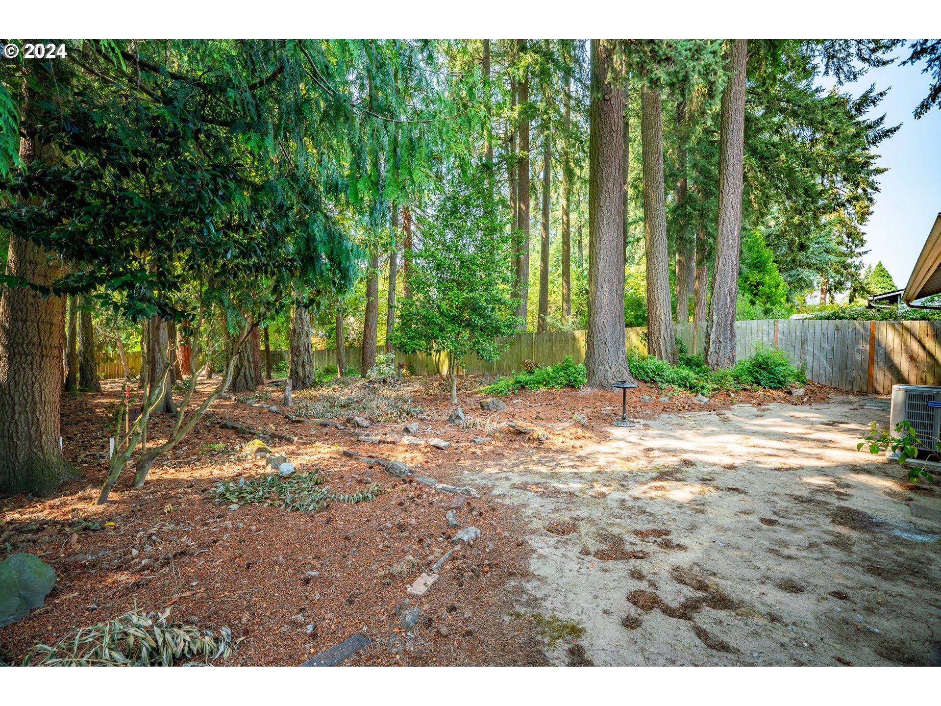 16485 SW KING CHARLES AVE