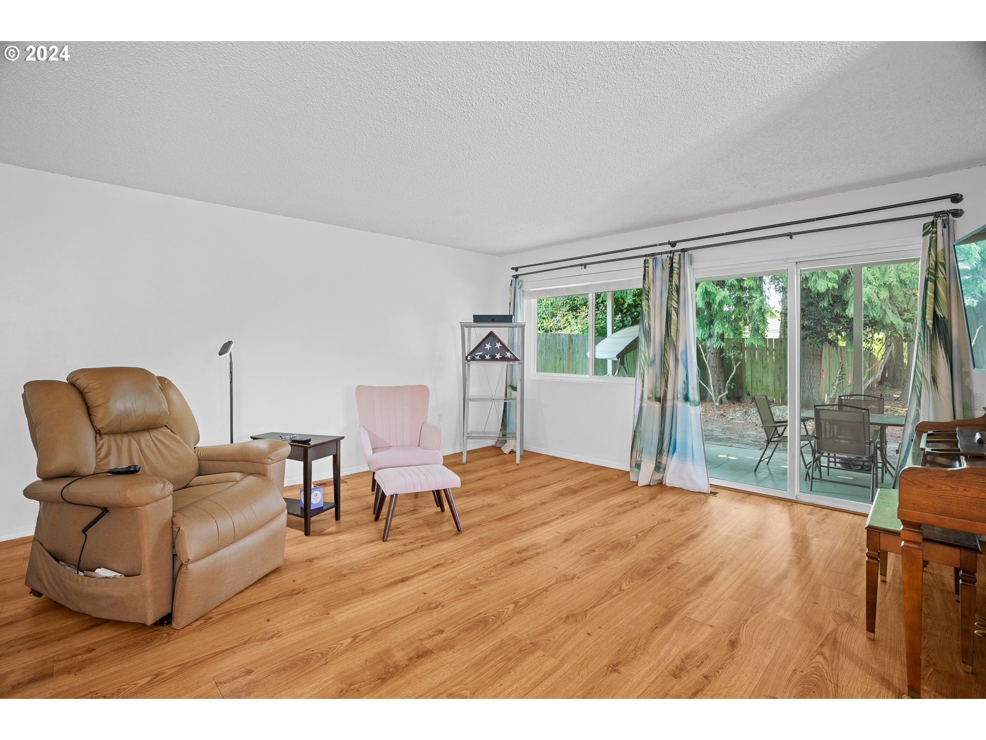 16485 SW KING CHARLES AVE