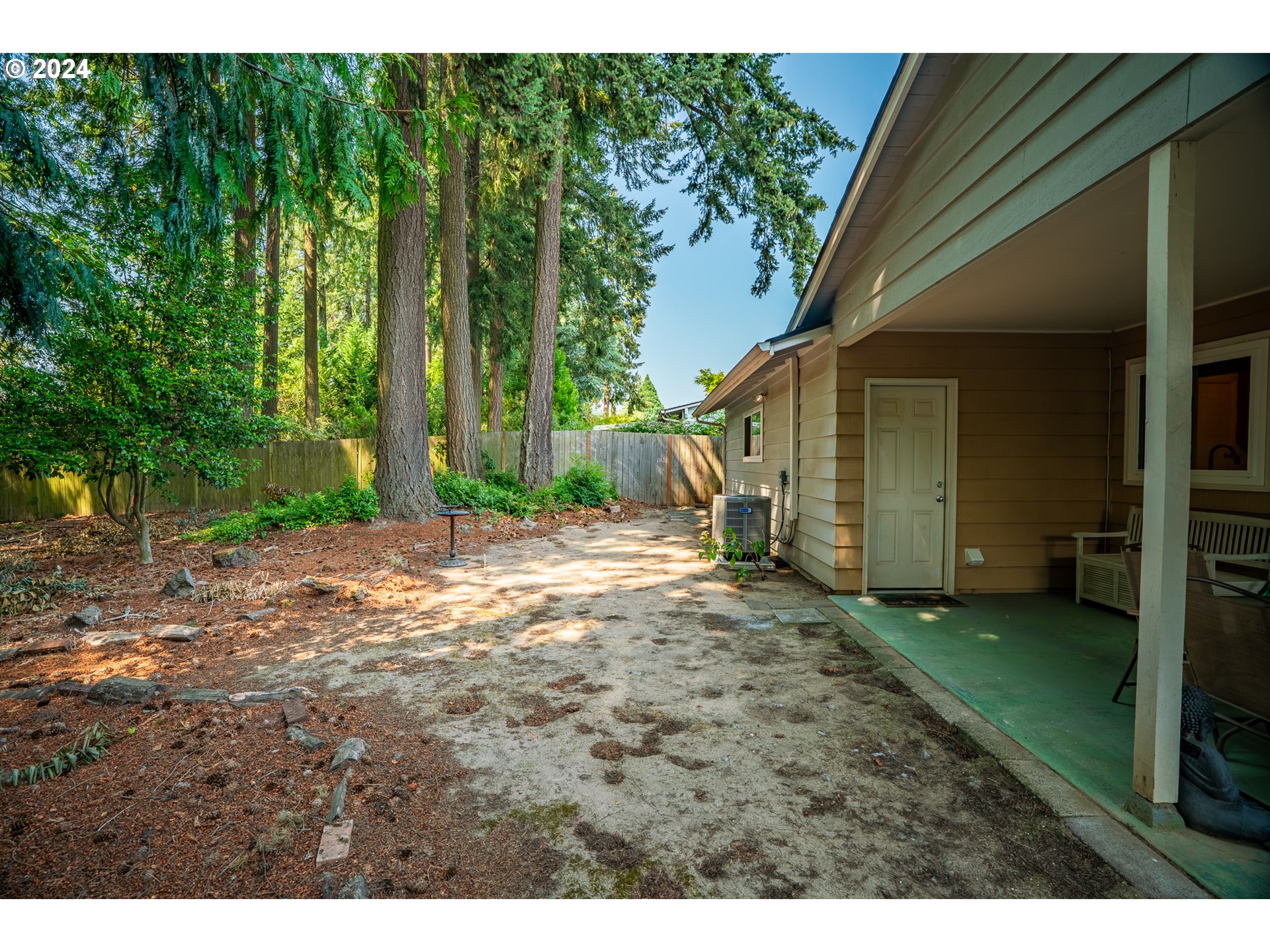 16485 SW KING CHARLES AVE