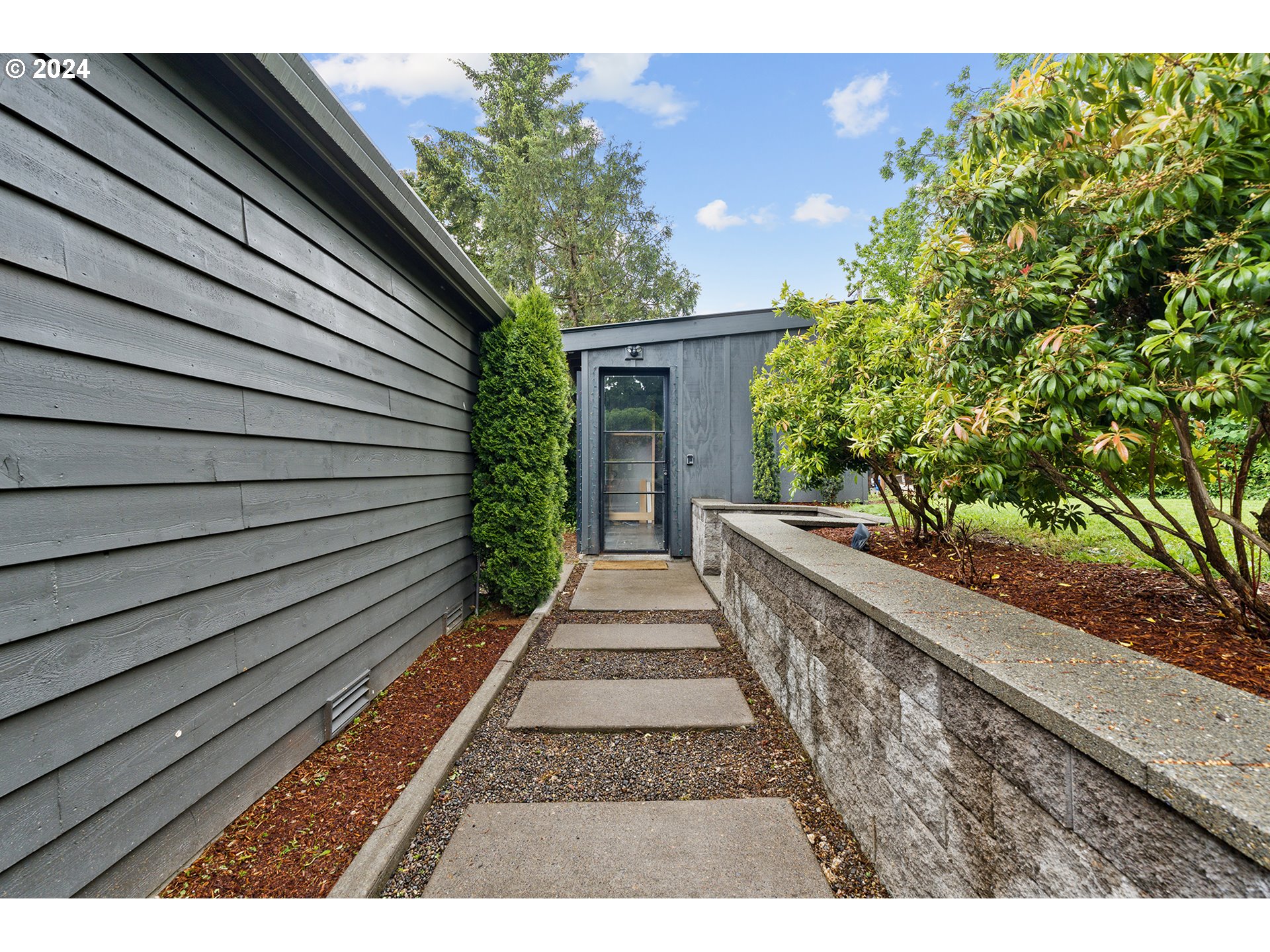 1185 SW STEPHENSON CT