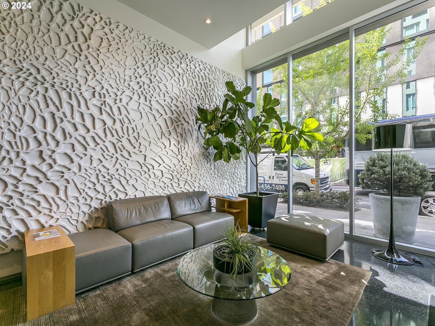 937 NW GLISAN ST 735