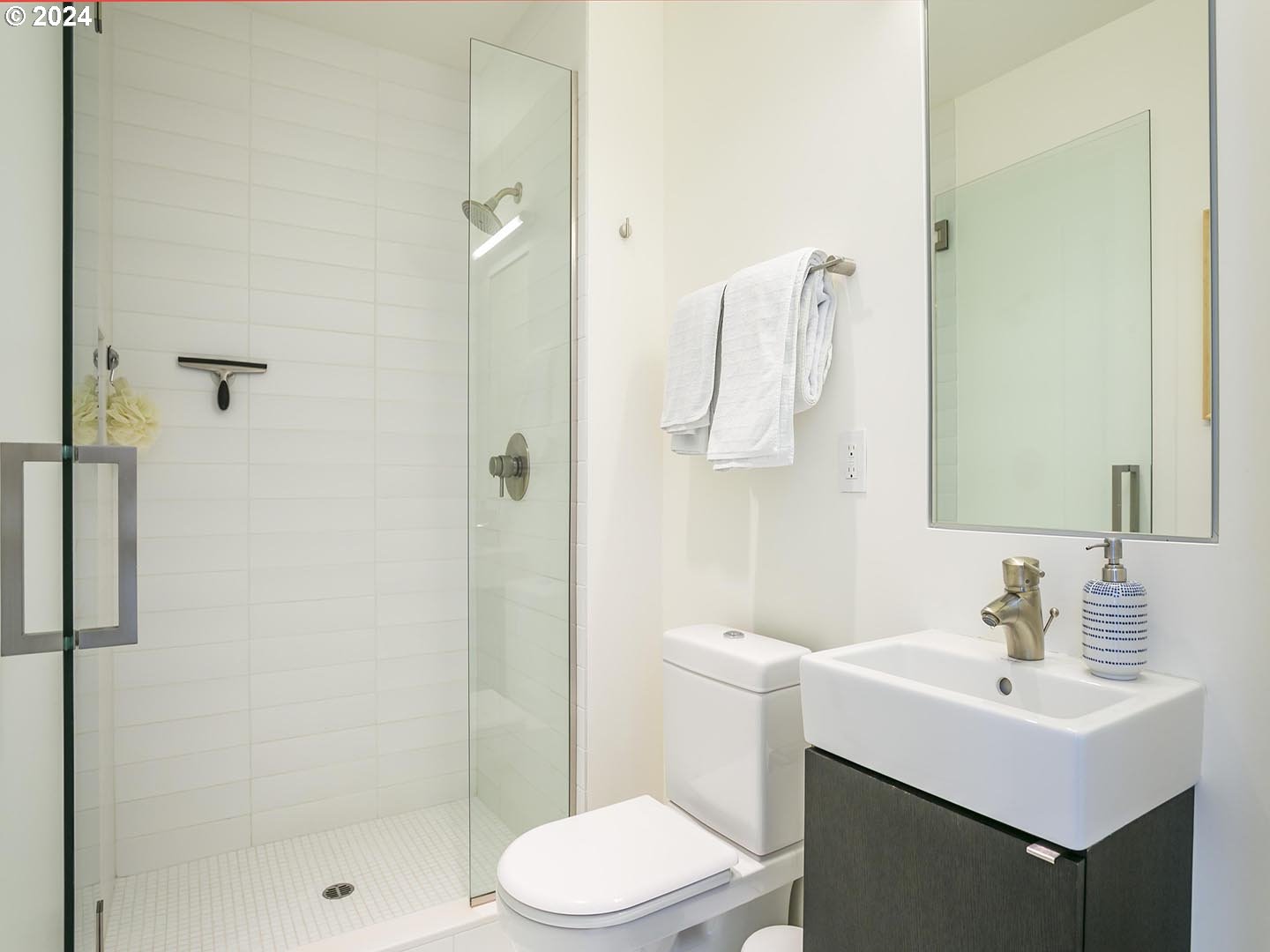 937 NW GLISAN ST 735