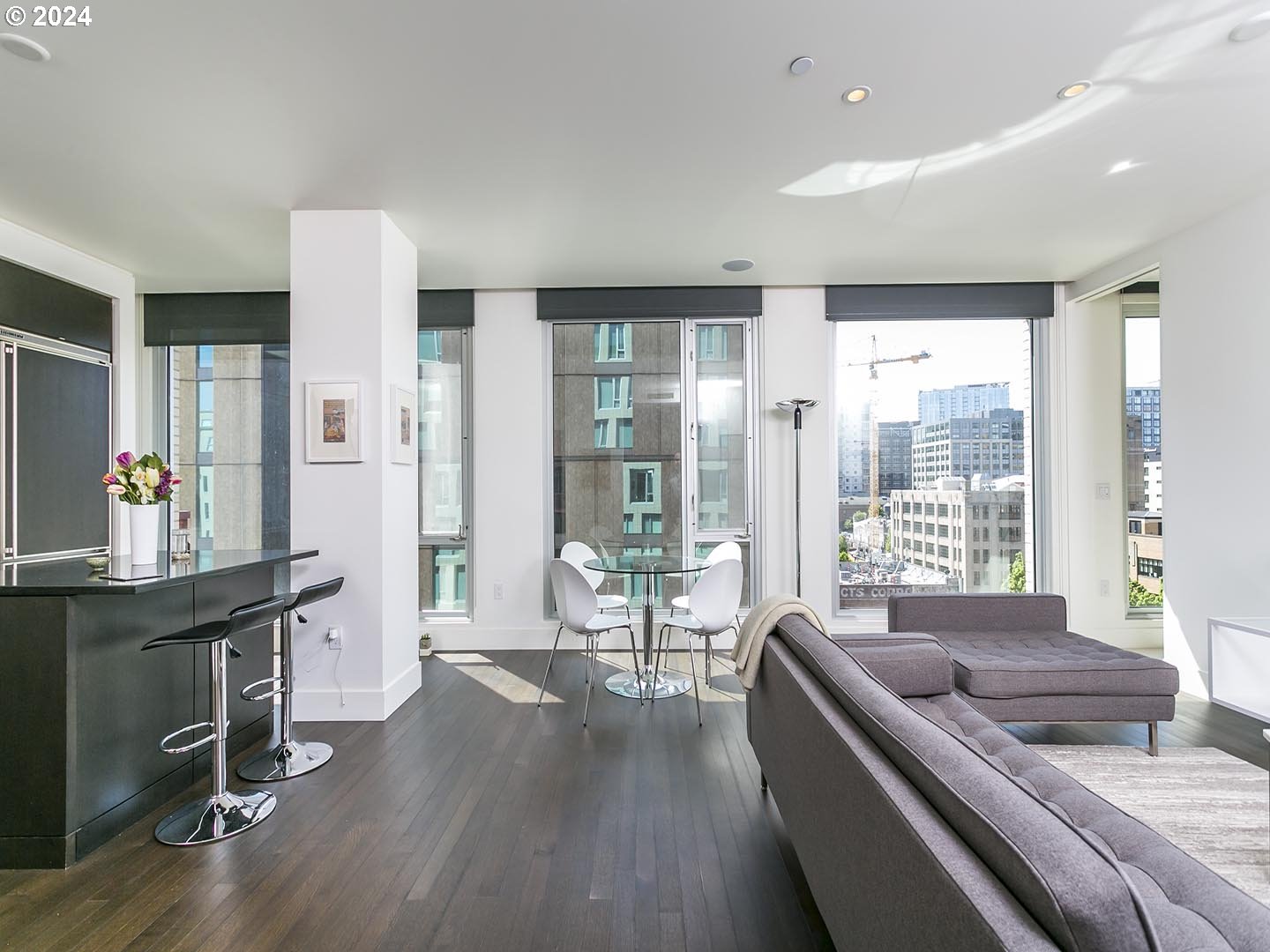 937 NW GLISAN ST 735