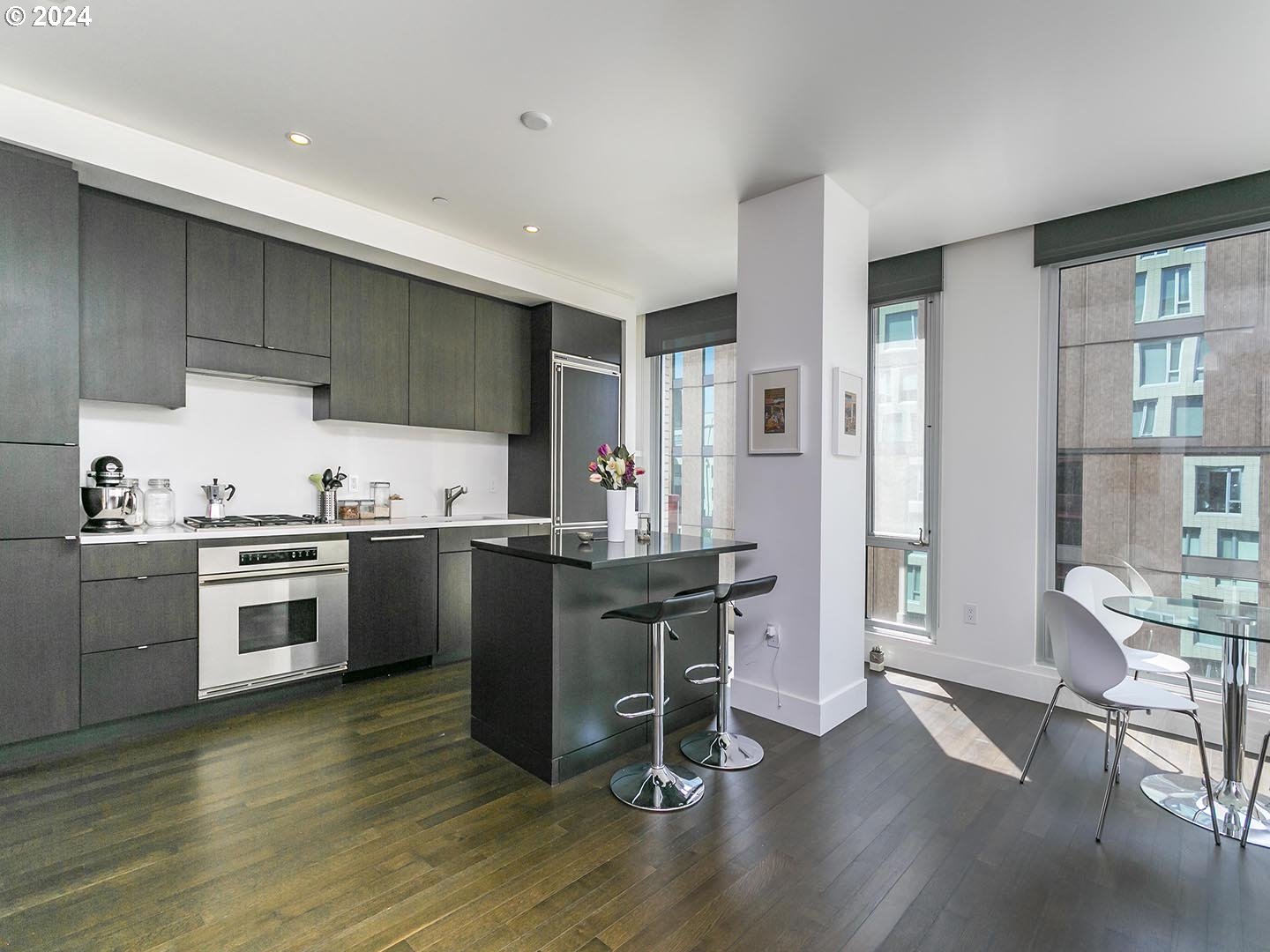 937 NW GLISAN ST 735