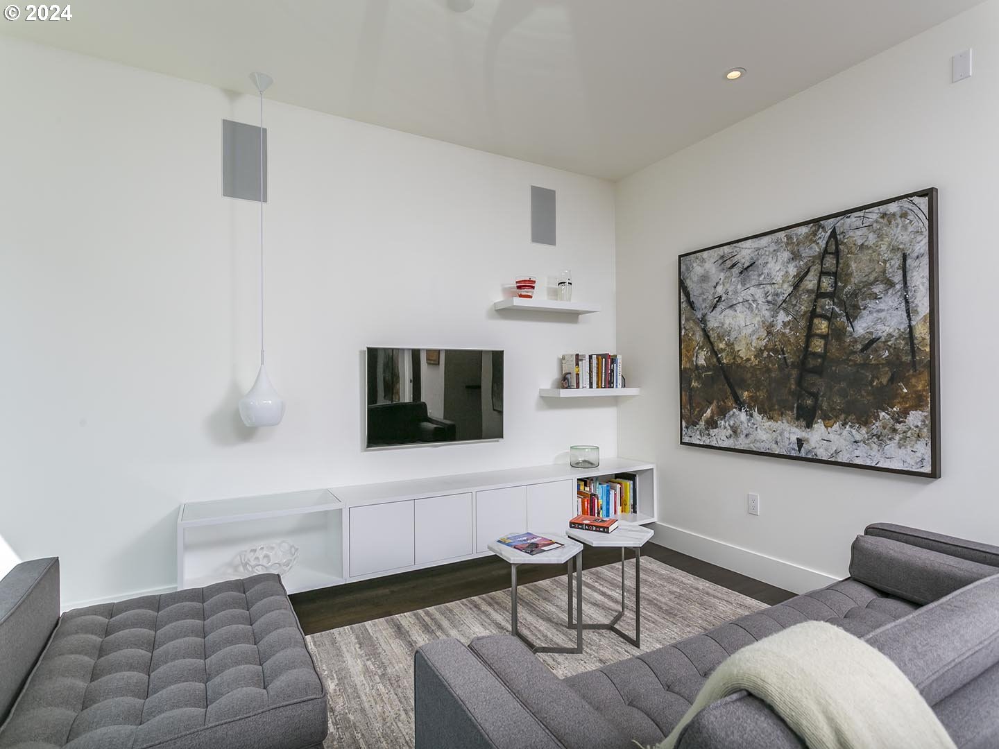 937 NW GLISAN ST 735