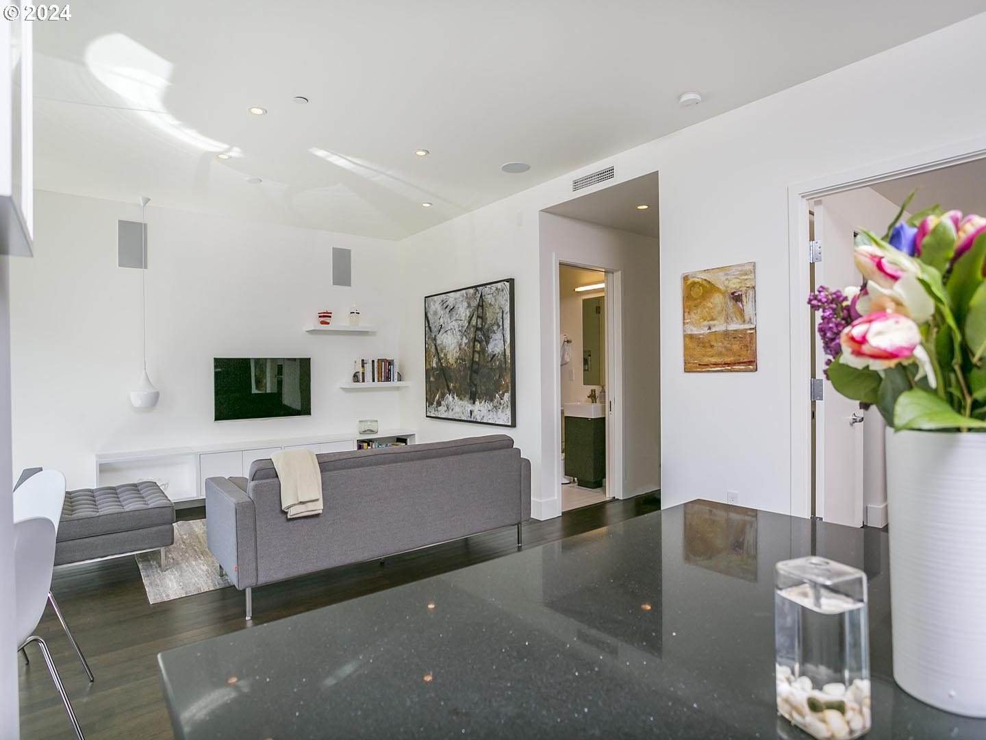 937 NW GLISAN ST 735