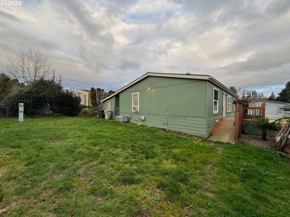 8300 NE QUATAMA ST 43