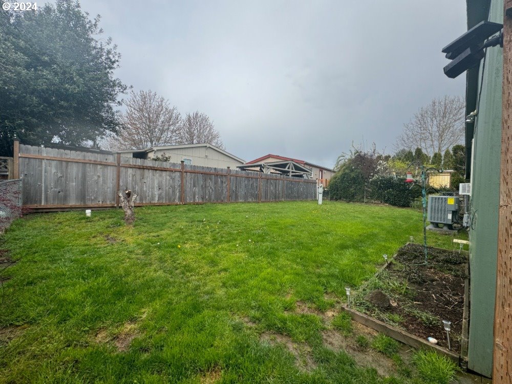 8300 NE QUATAMA ST 43