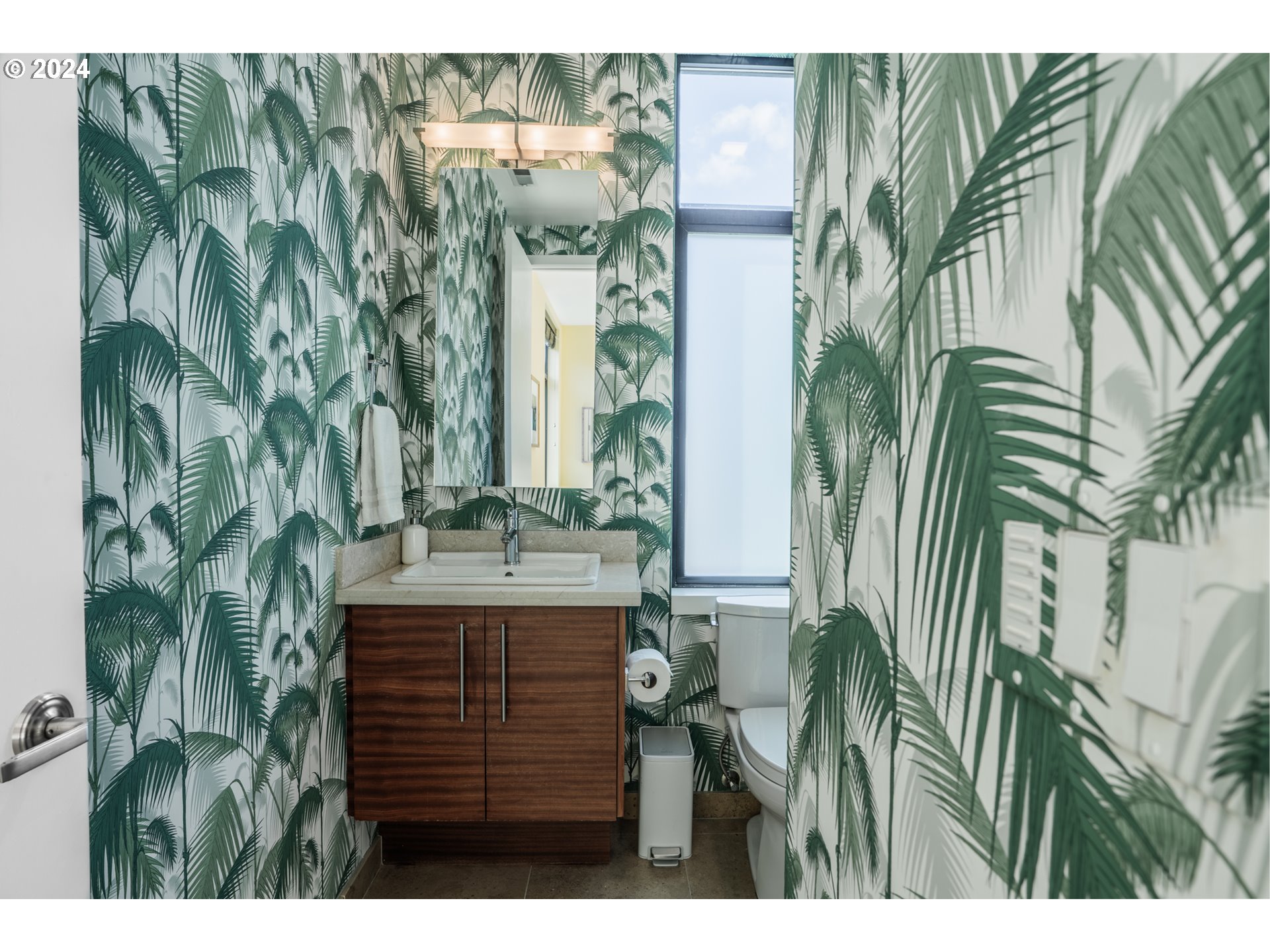 1700 NW RIVERSCAPE ST