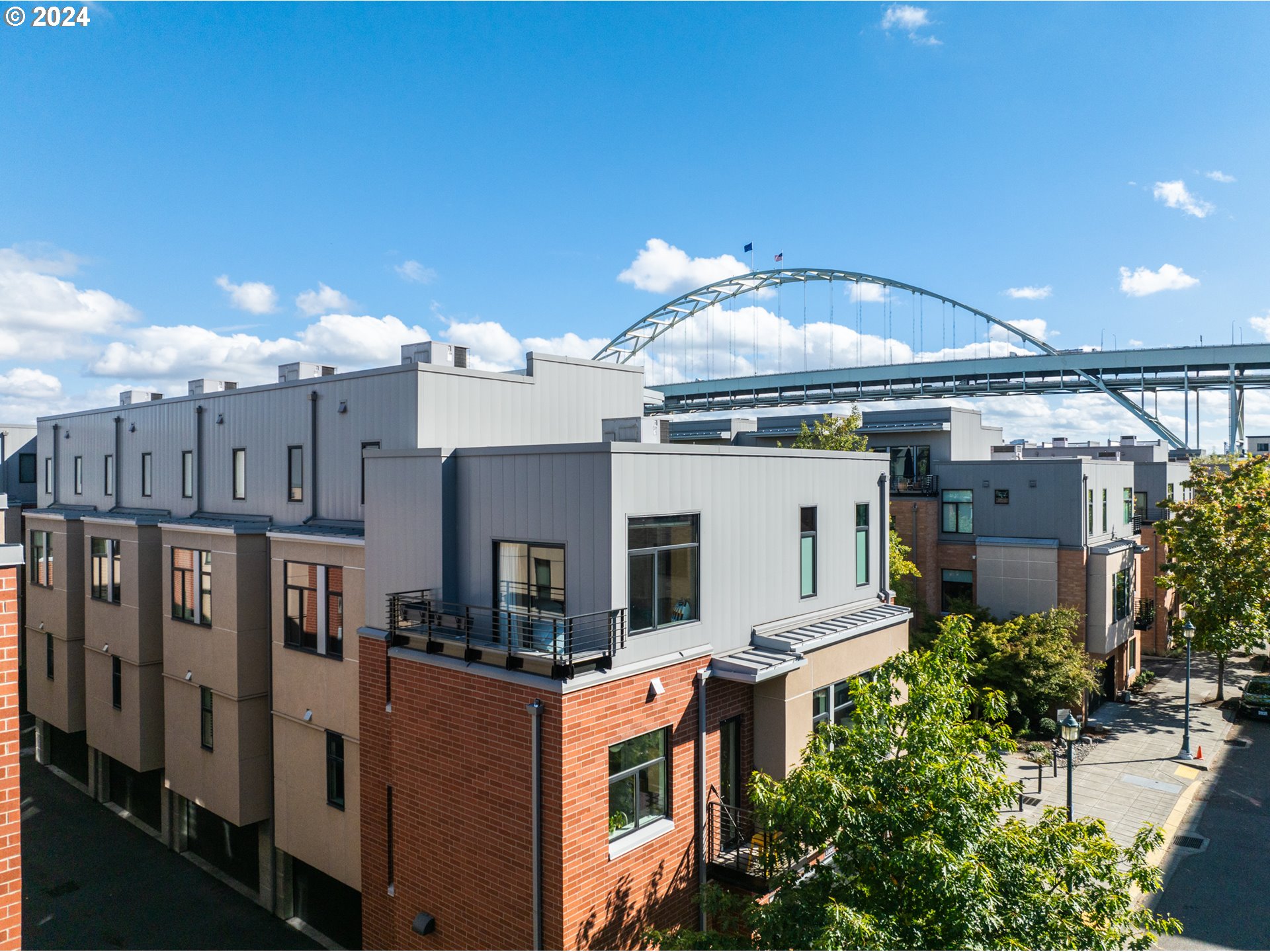 1700 NW RIVERSCAPE ST