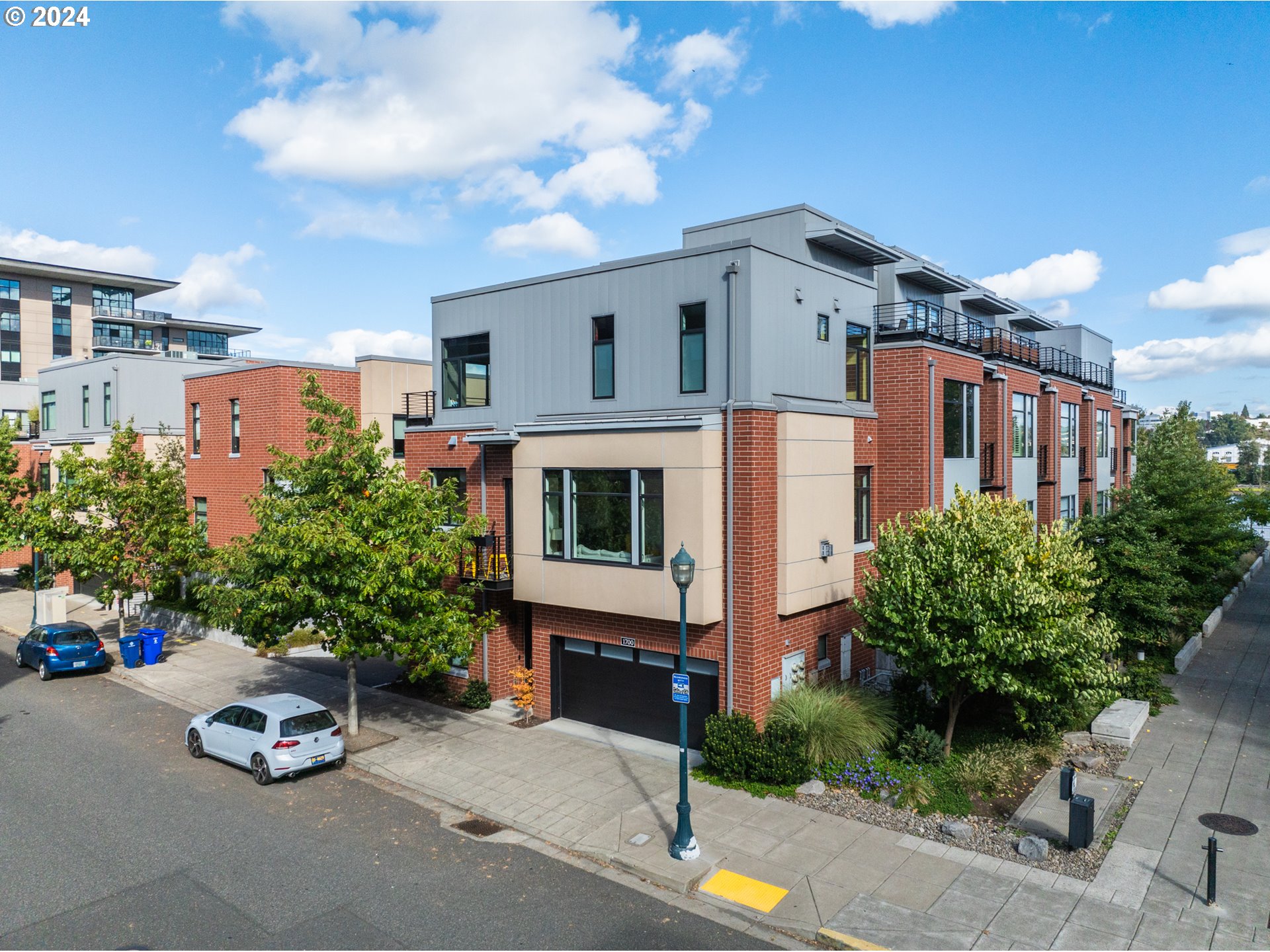 1700 NW RIVERSCAPE ST