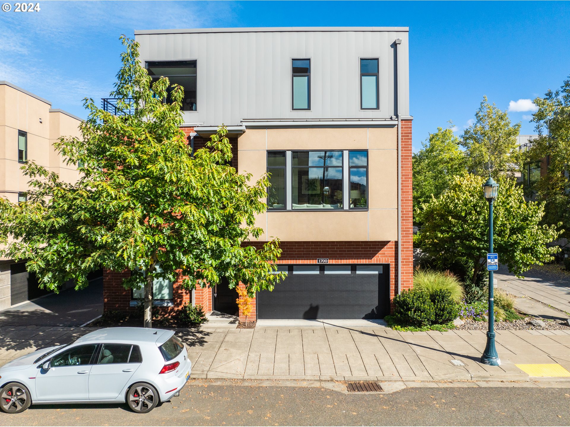 1700 NW RIVERSCAPE ST