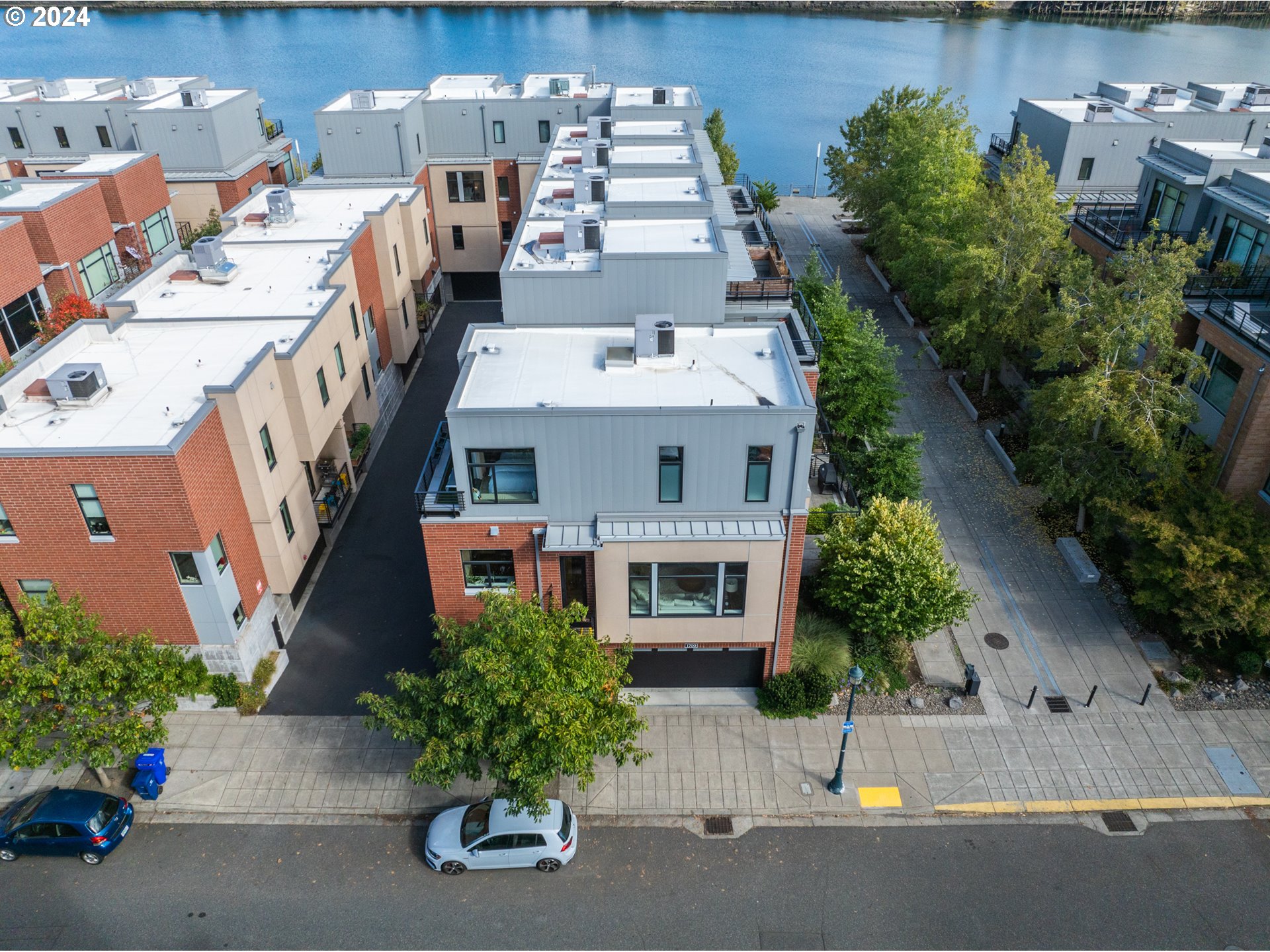 1700 NW RIVERSCAPE ST