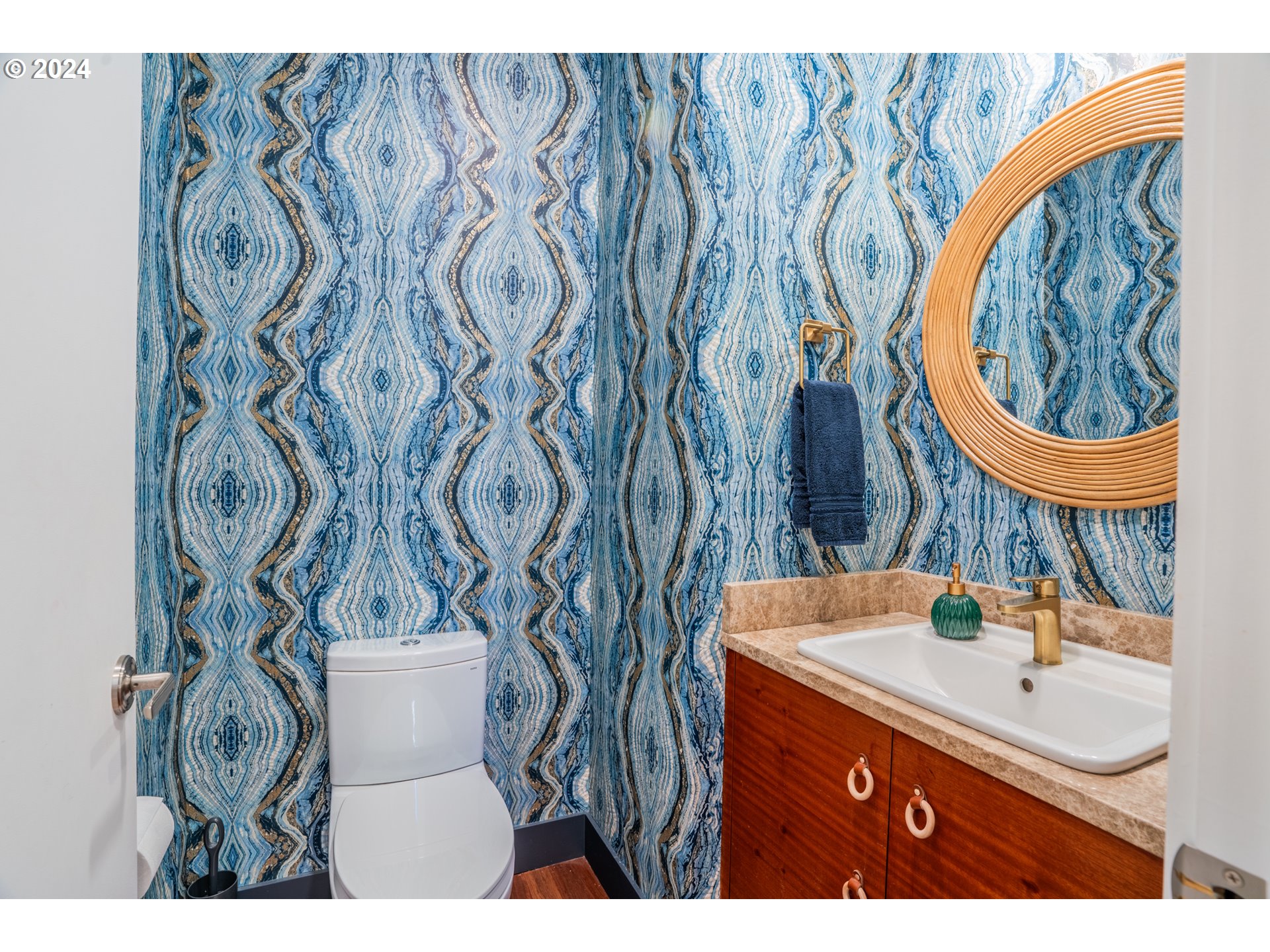 1700 NW RIVERSCAPE ST