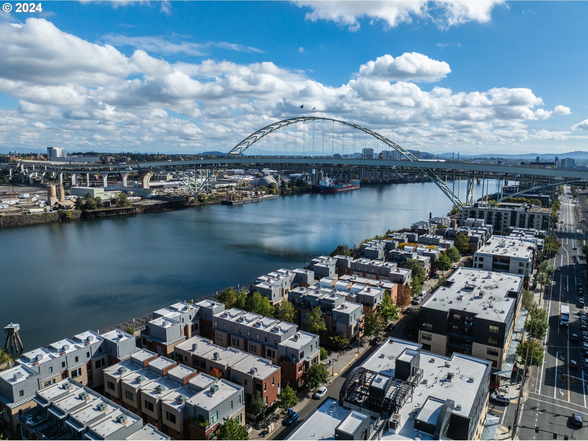 1700 NW RIVERSCAPE ST