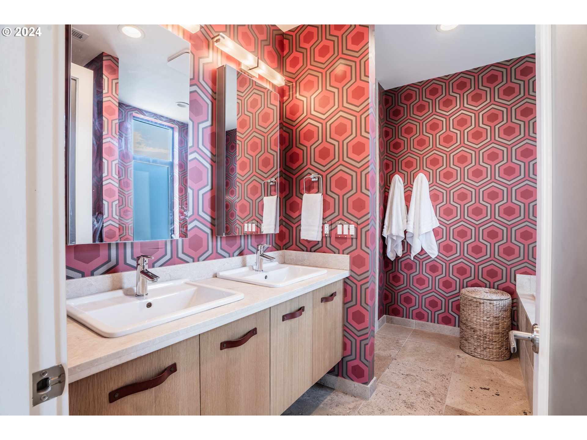 1700 NW RIVERSCAPE ST