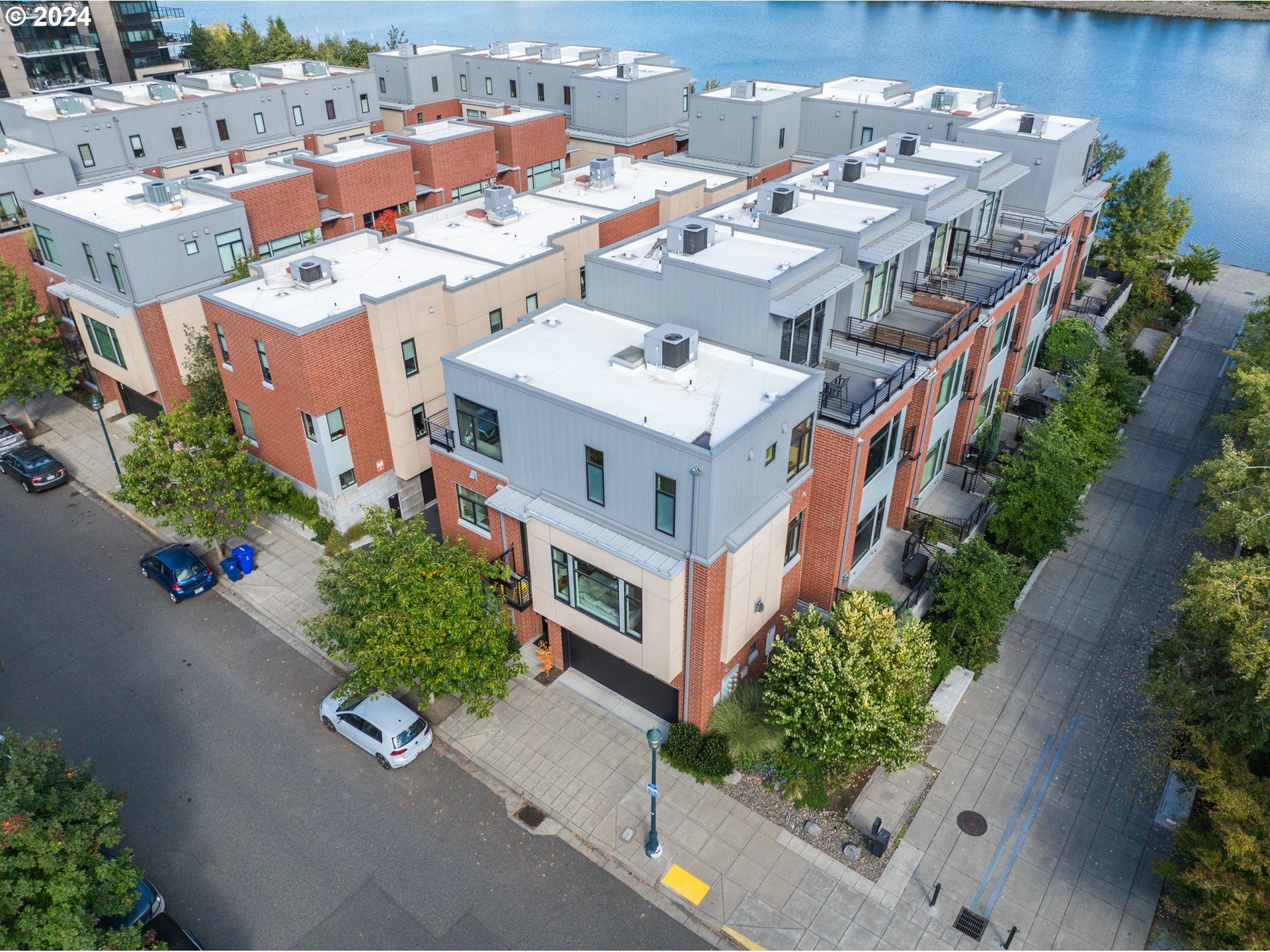 1700 NW RIVERSCAPE ST