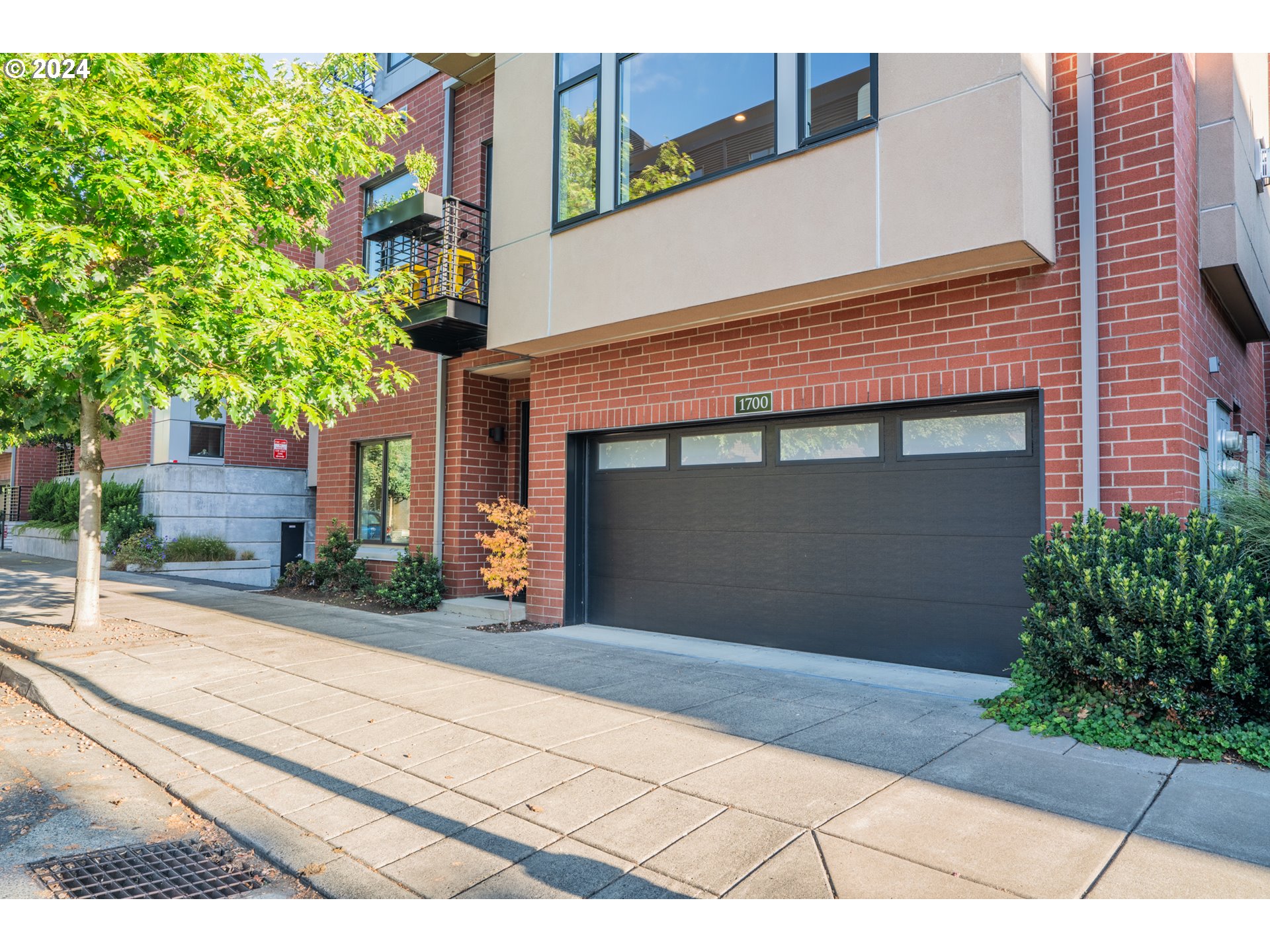 1700 NW RIVERSCAPE ST