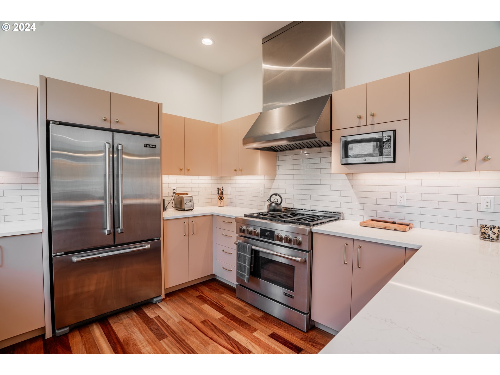 1700 NW RIVERSCAPE ST