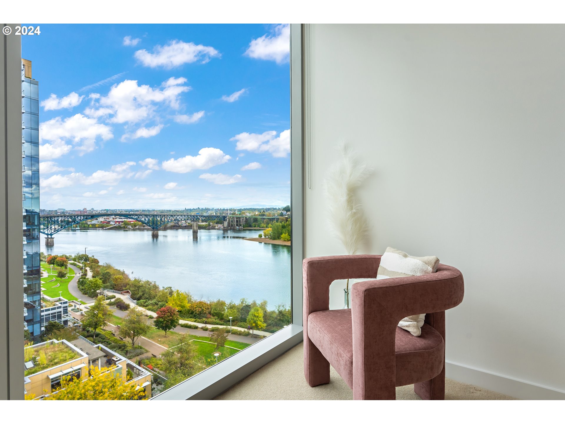 841 S GAINES ST 1006