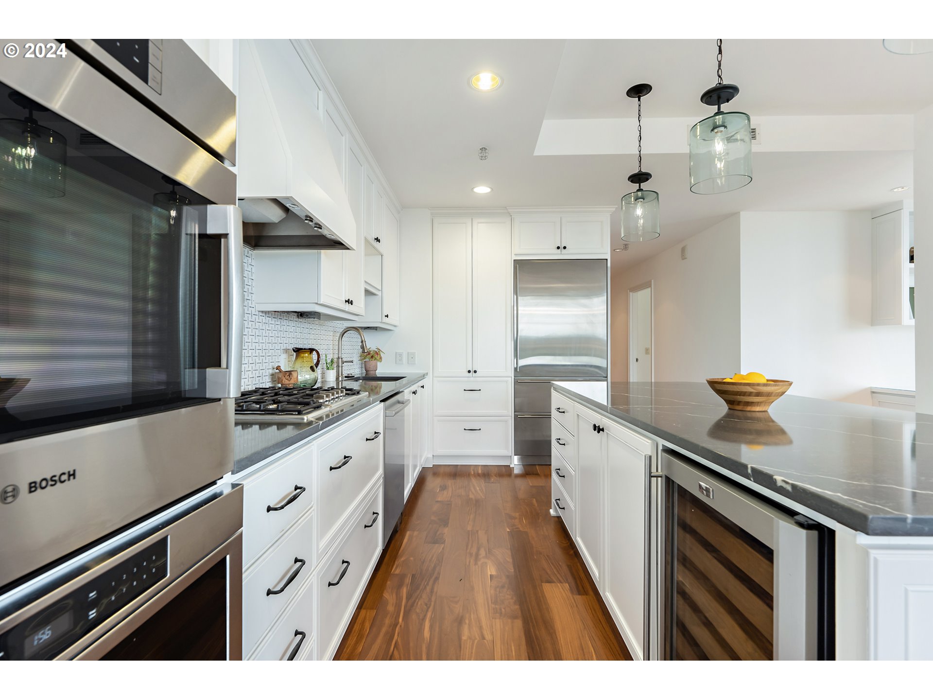 841 S GAINES ST 1006