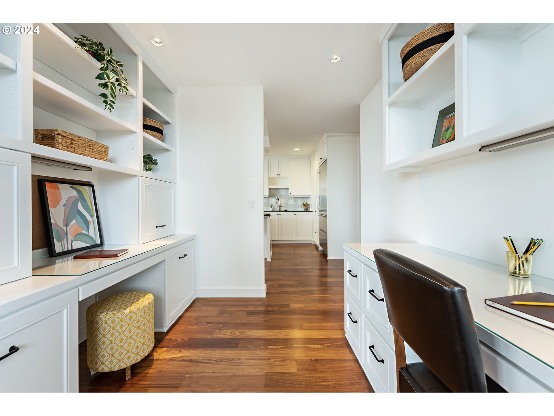 841 S GAINES ST 1006