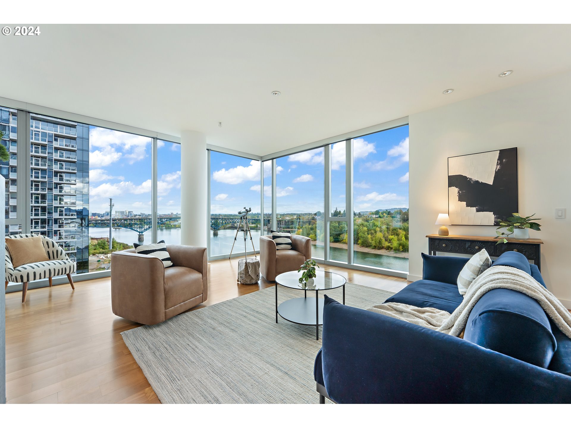 841 S GAINES ST 1006