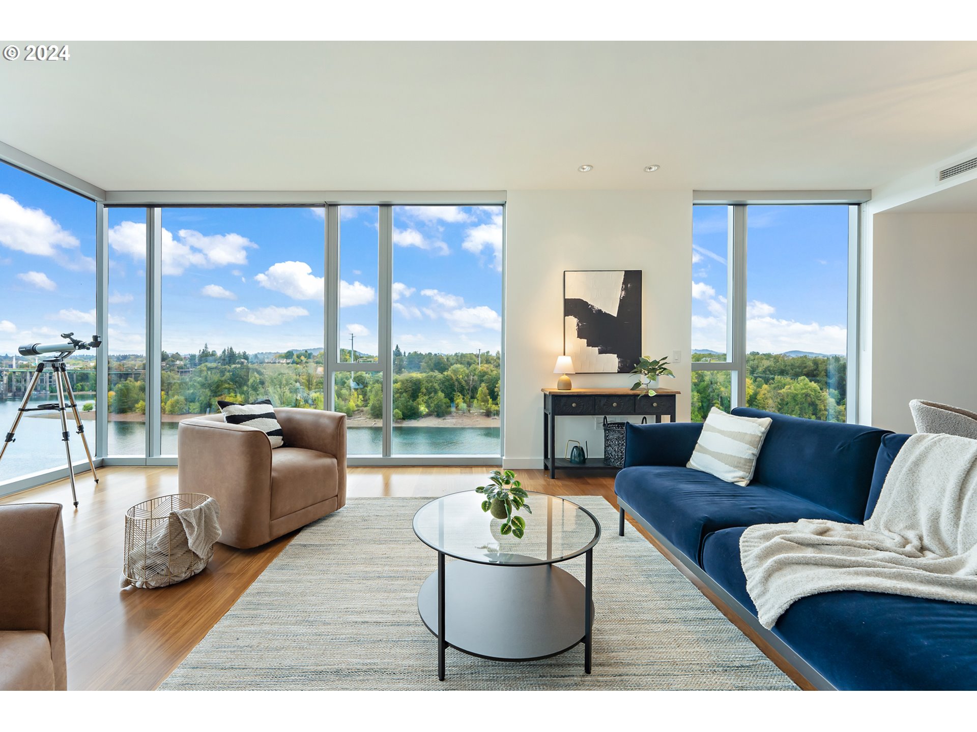 841 S GAINES ST 1006