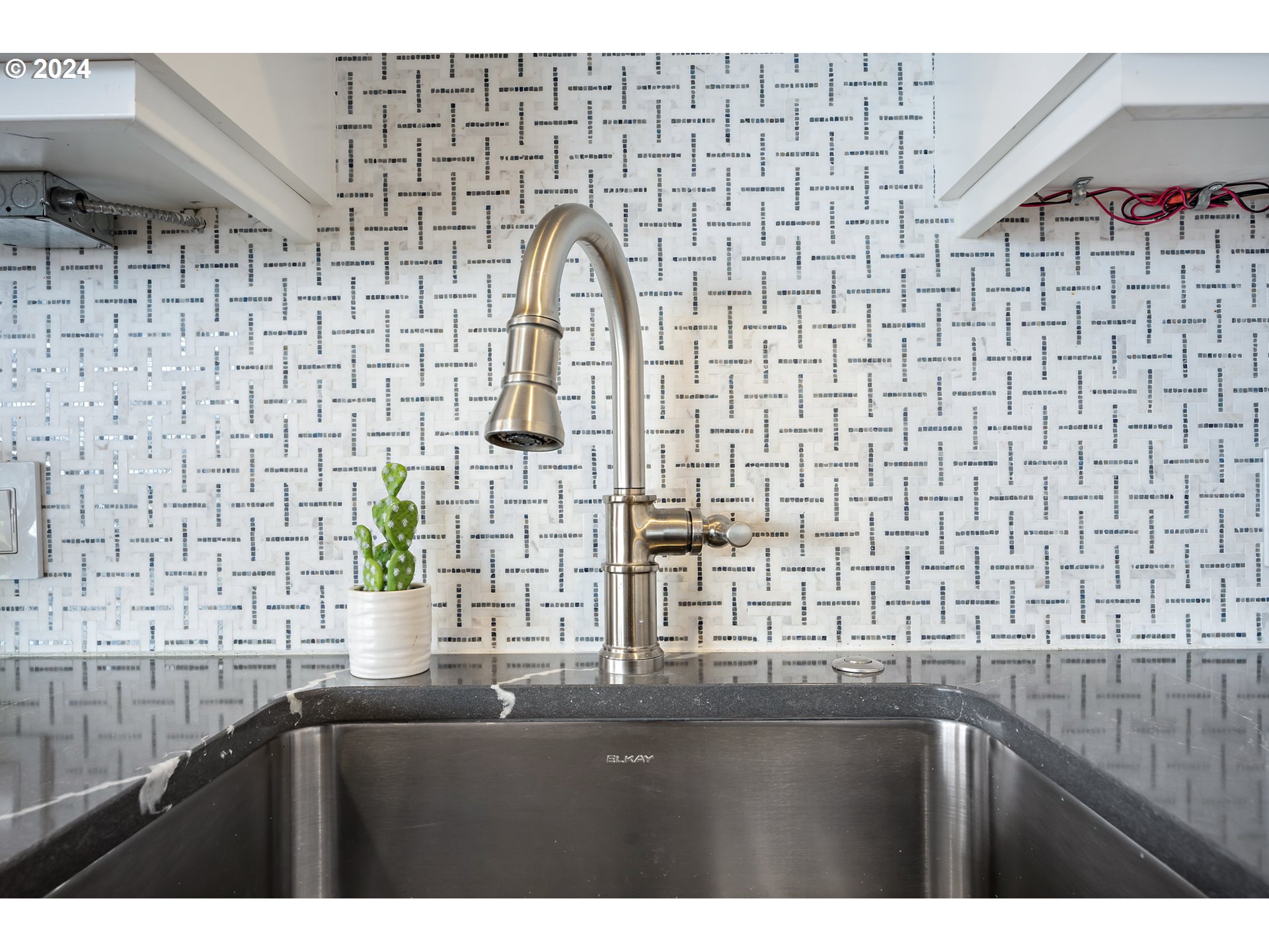 841 S GAINES ST 1006