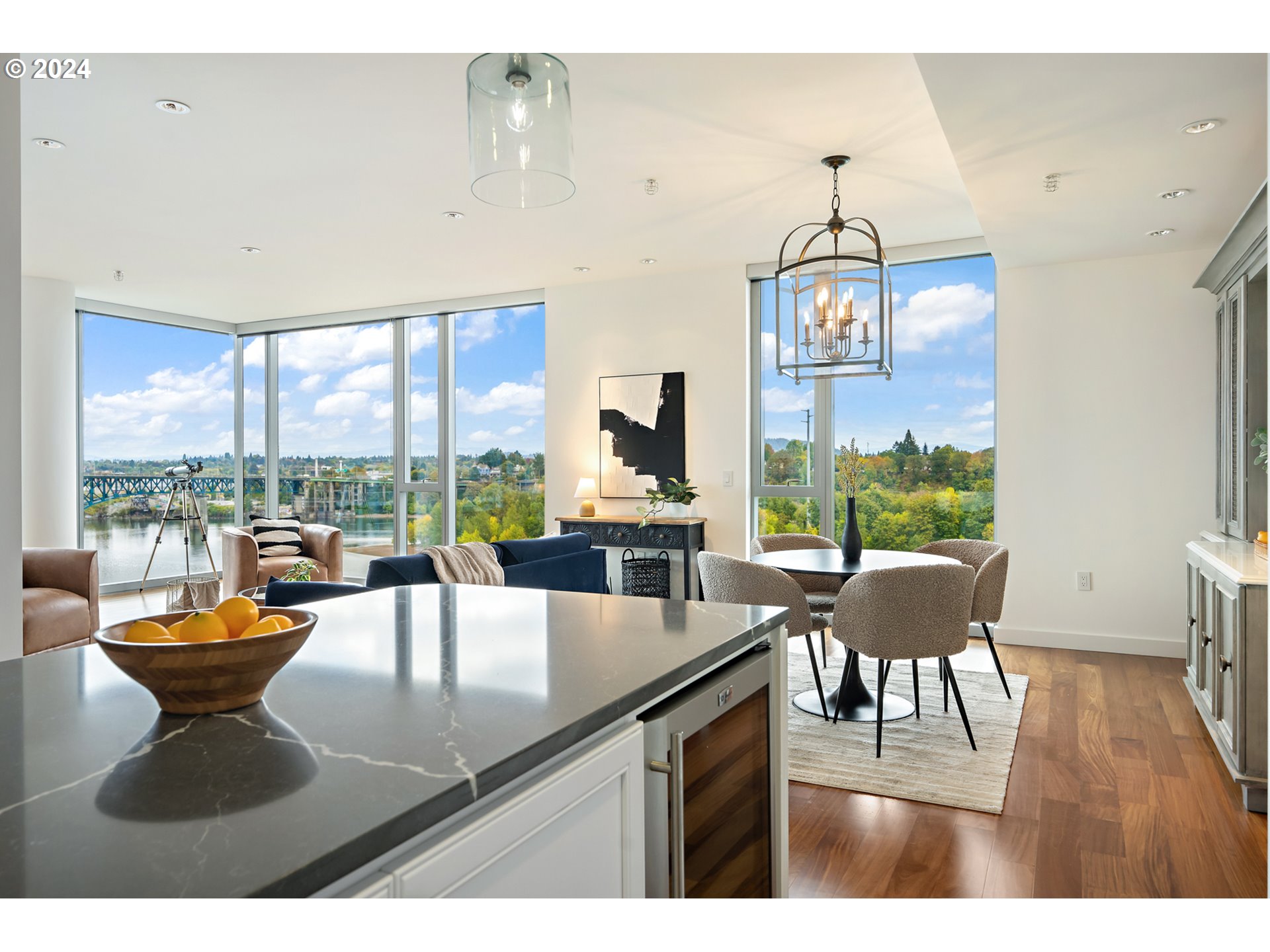 841 S GAINES ST 1006