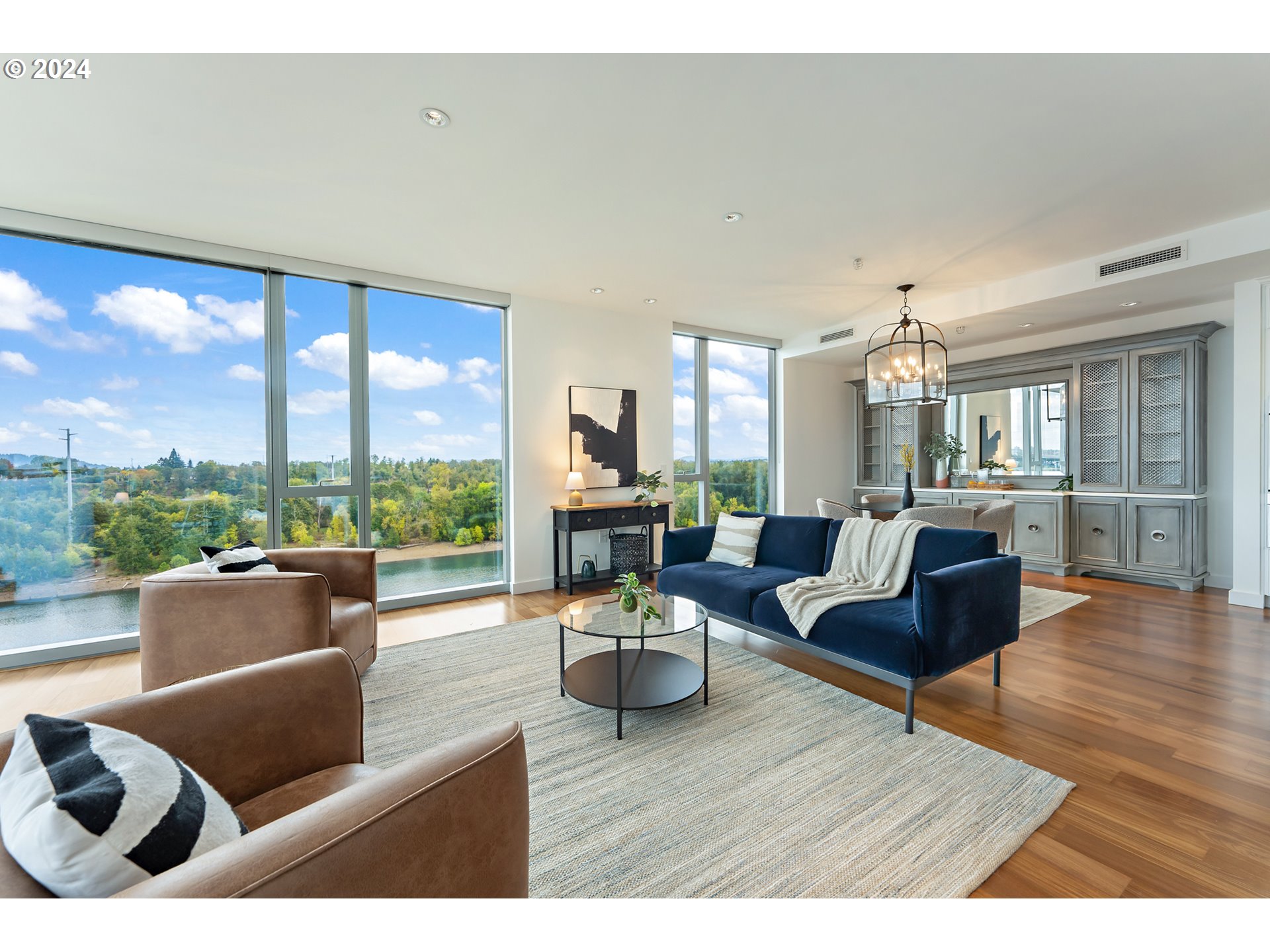 841 S GAINES ST 1006