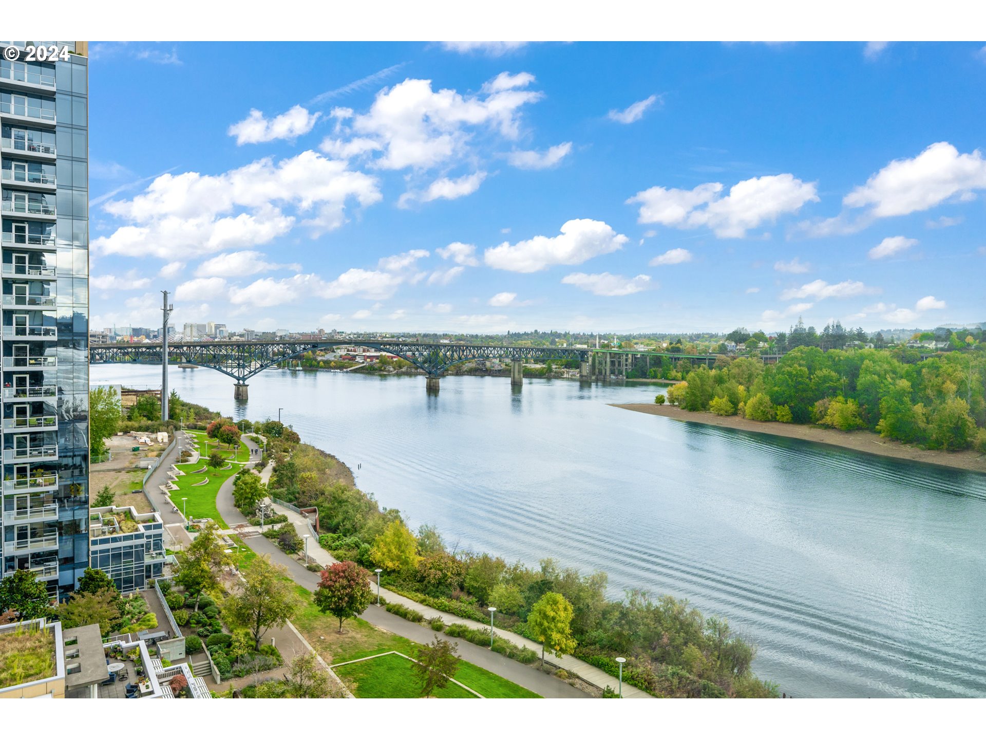 841 S GAINES ST 1006