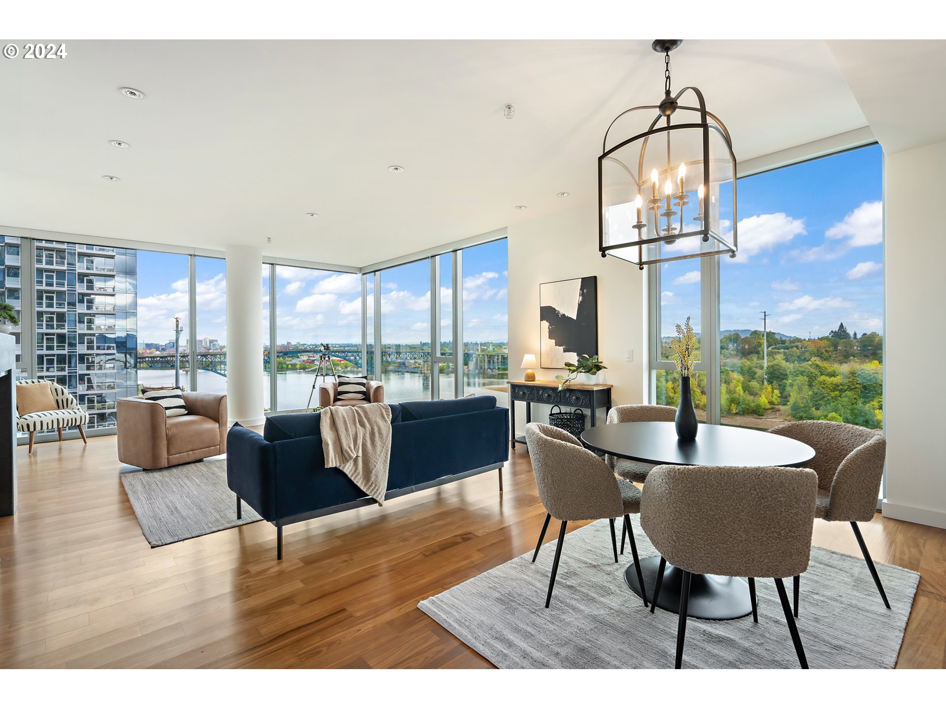 841 S GAINES ST 1006