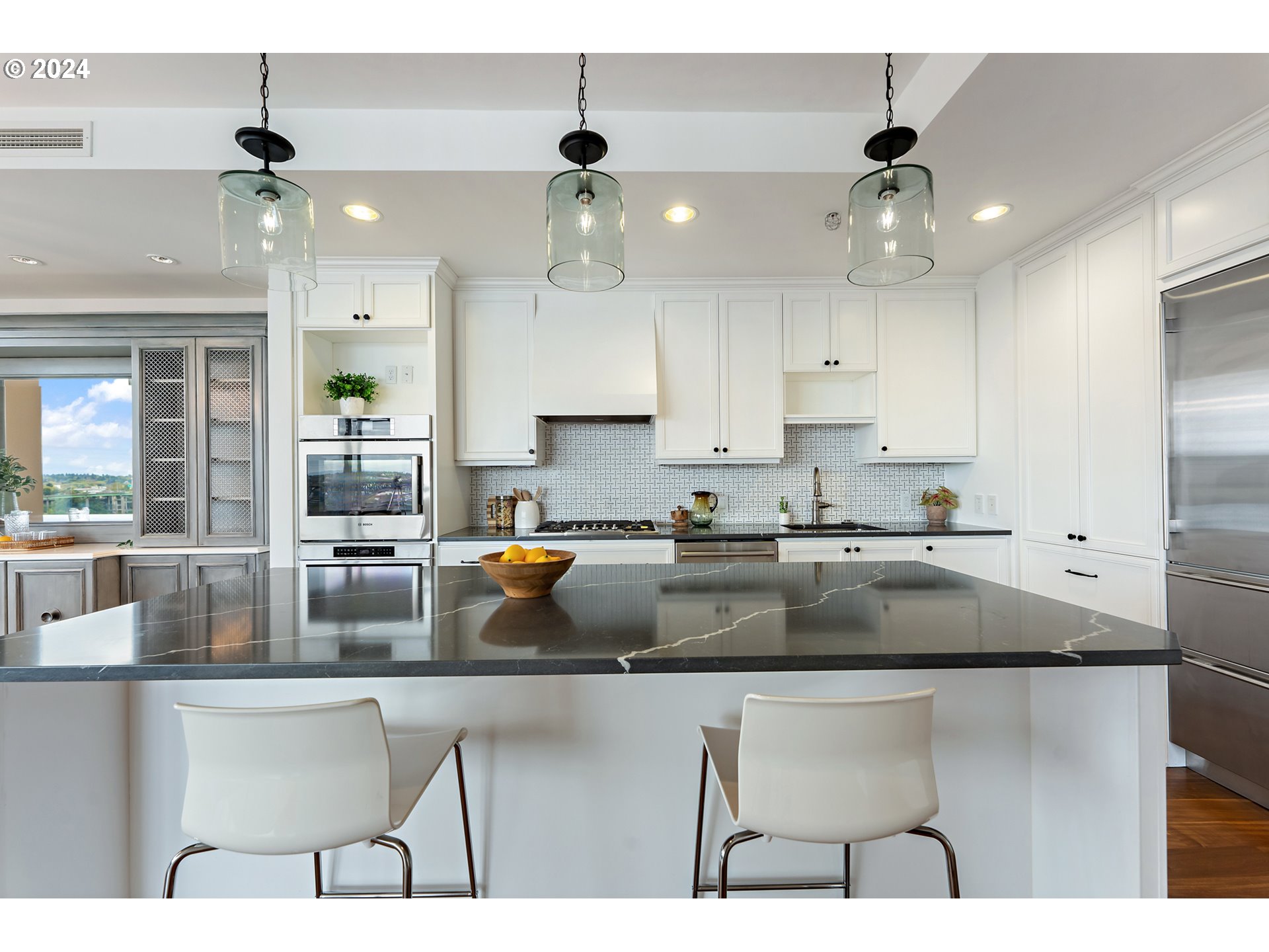 841 S GAINES ST 1006