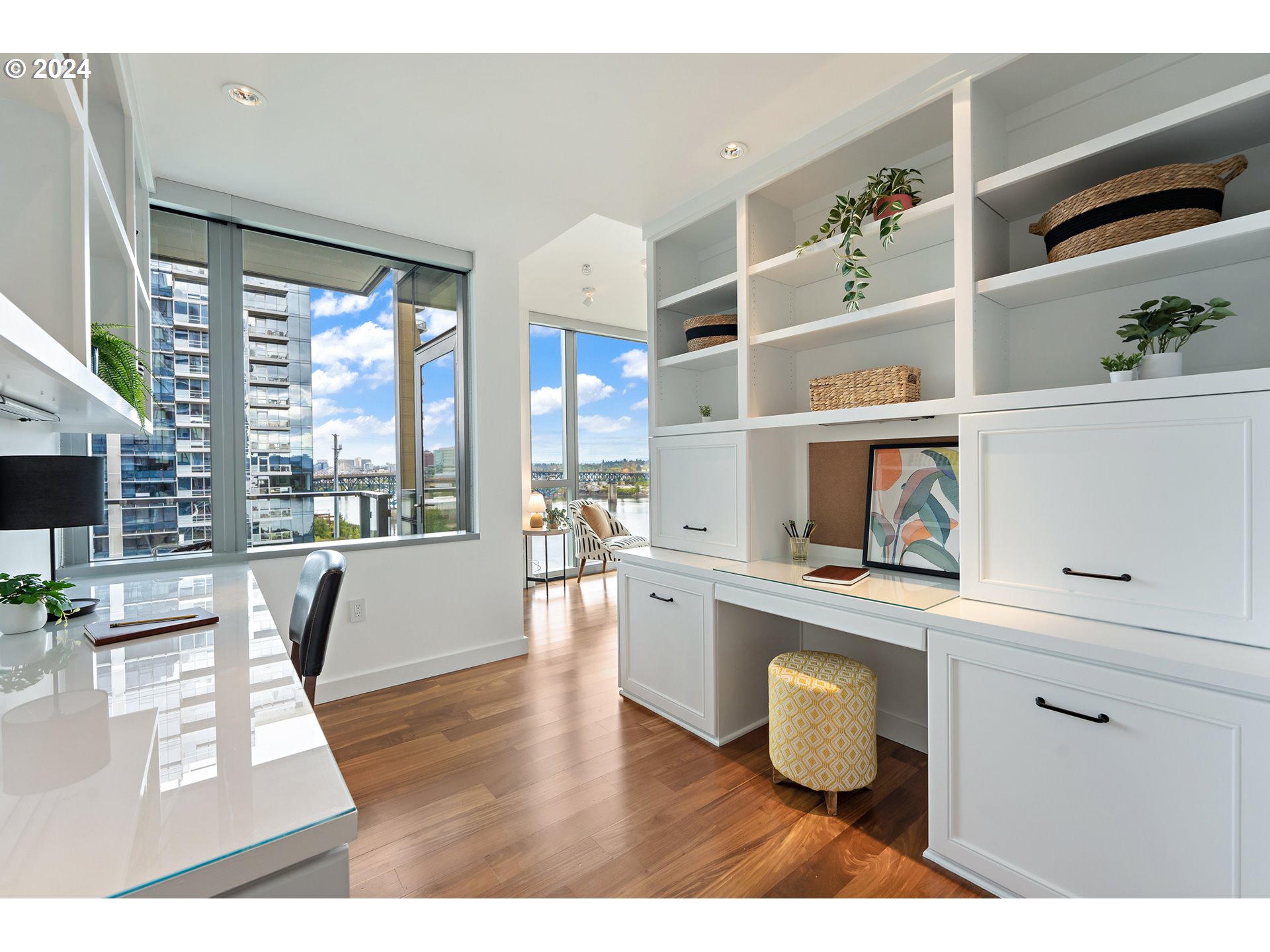 841 S GAINES ST 1006