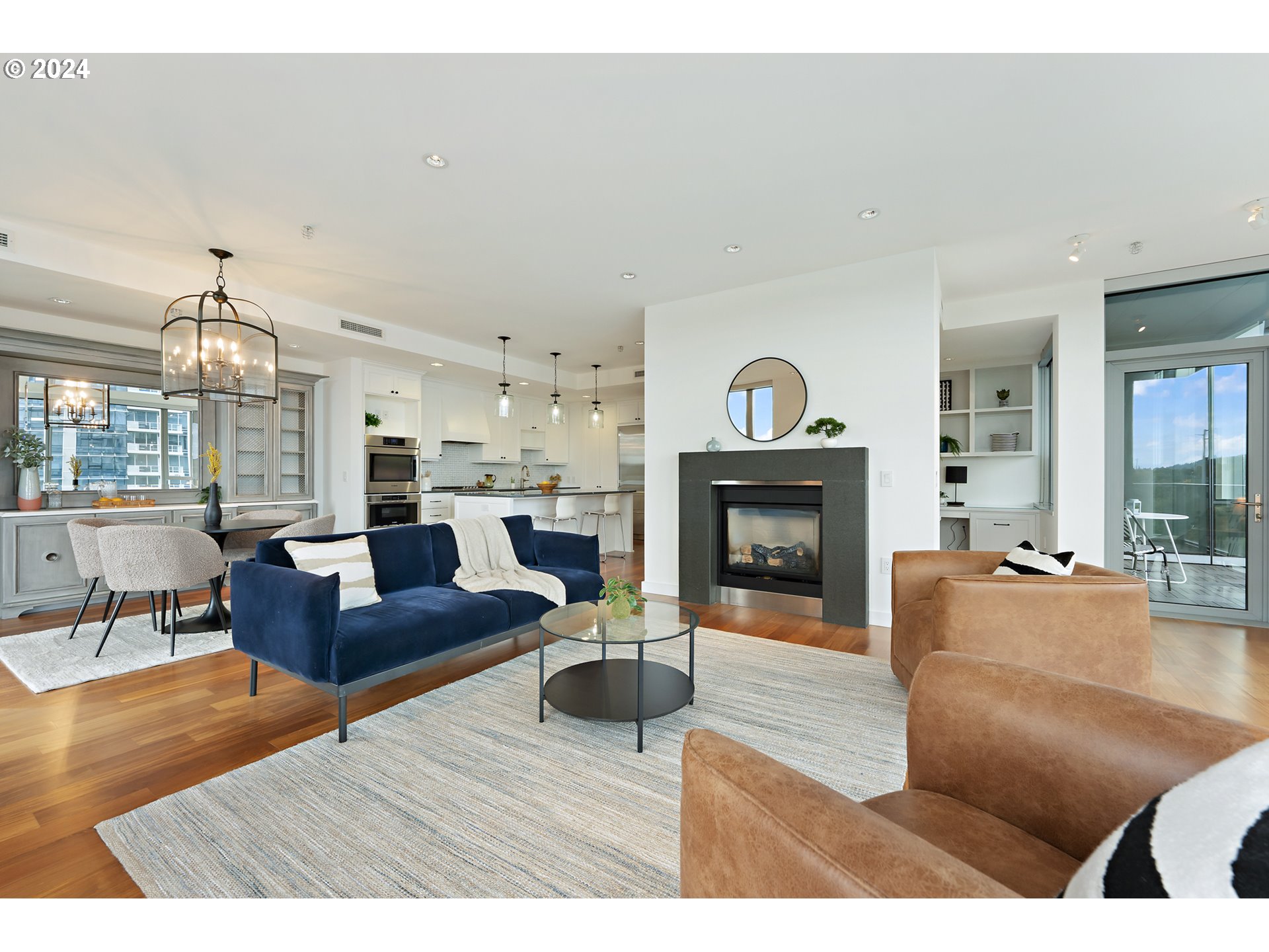 841 S GAINES ST 1006