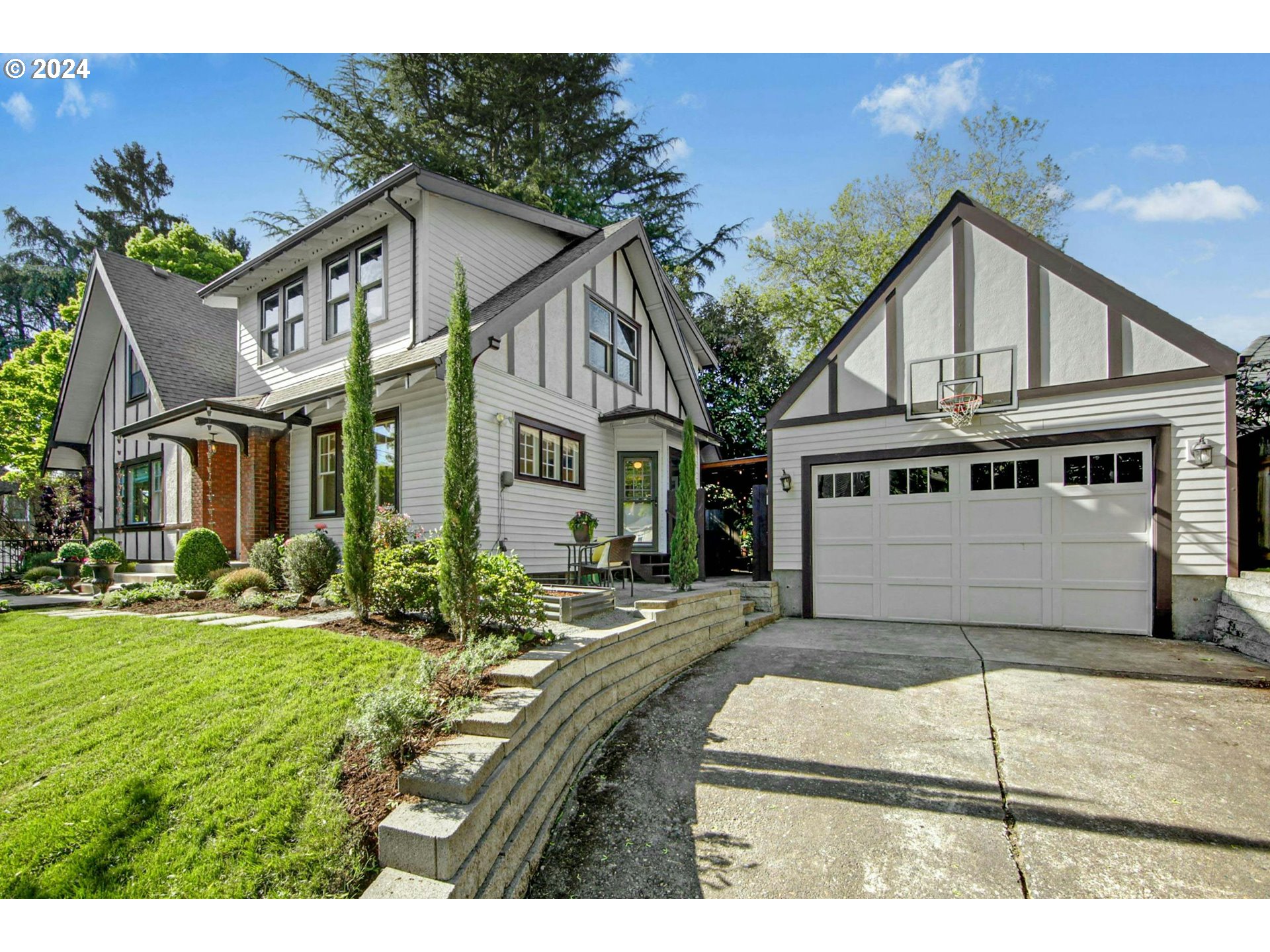 2311 NE REGENTS DR