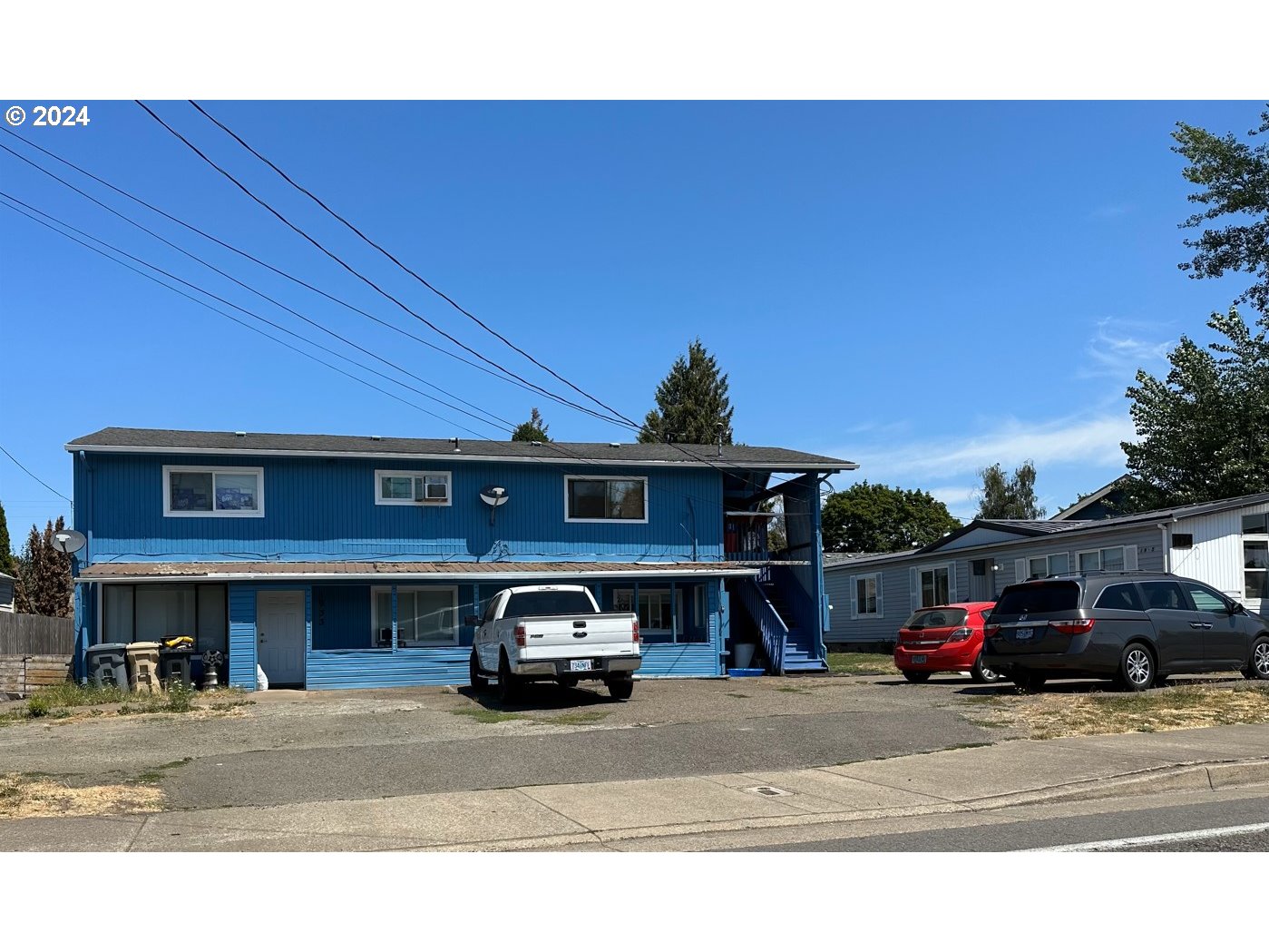 1933/1935 SANTIAM RD