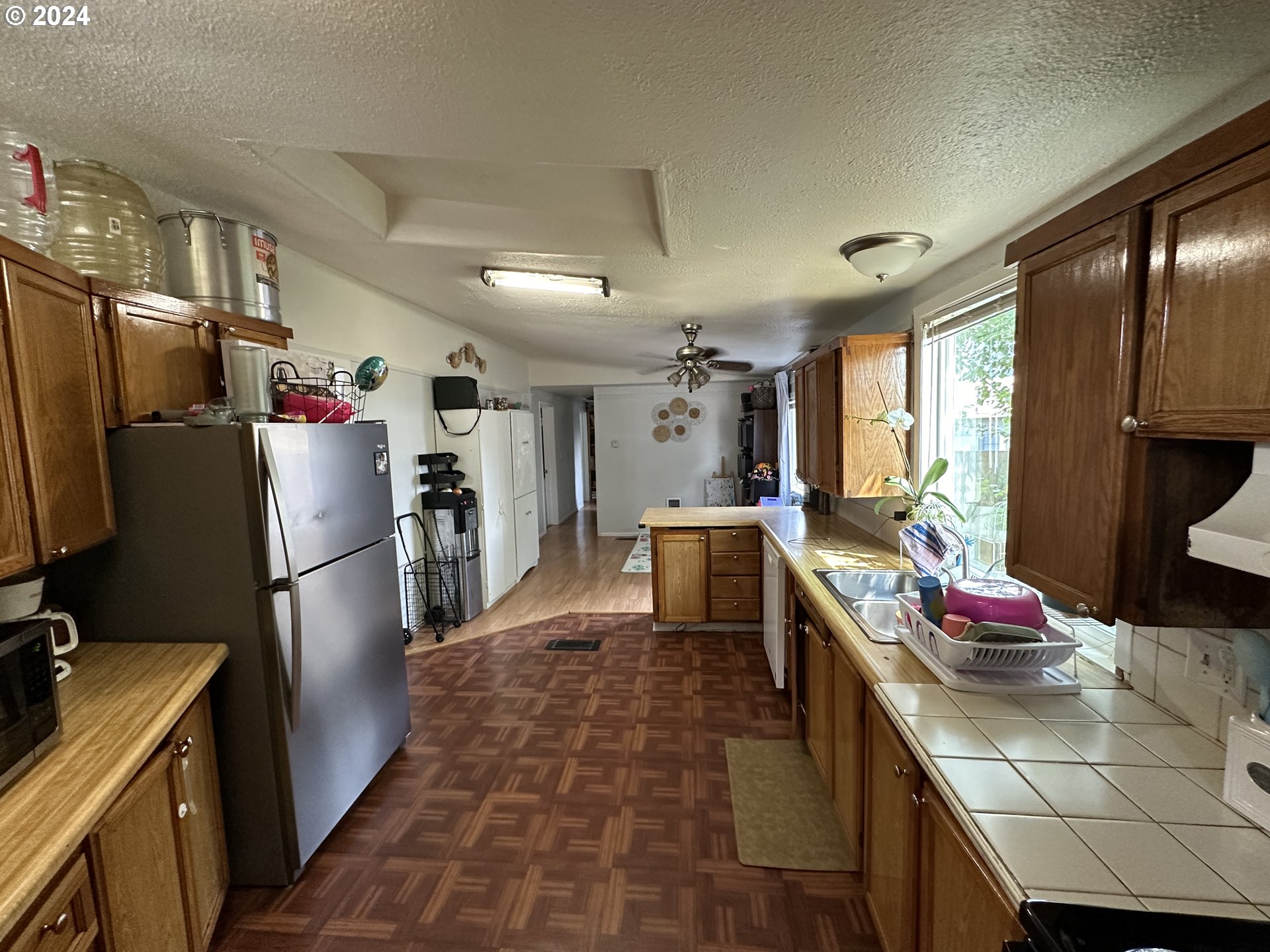 1933/1935 SANTIAM RD