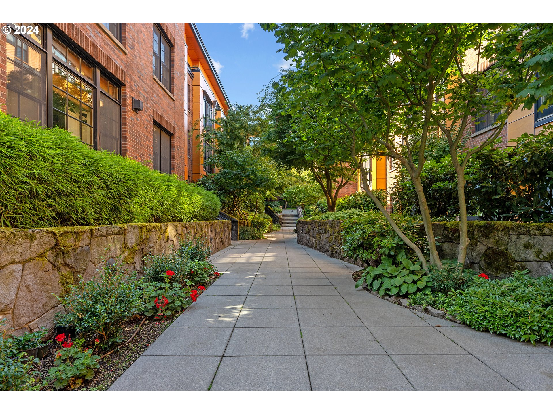 2335 NW Raleigh ST 311